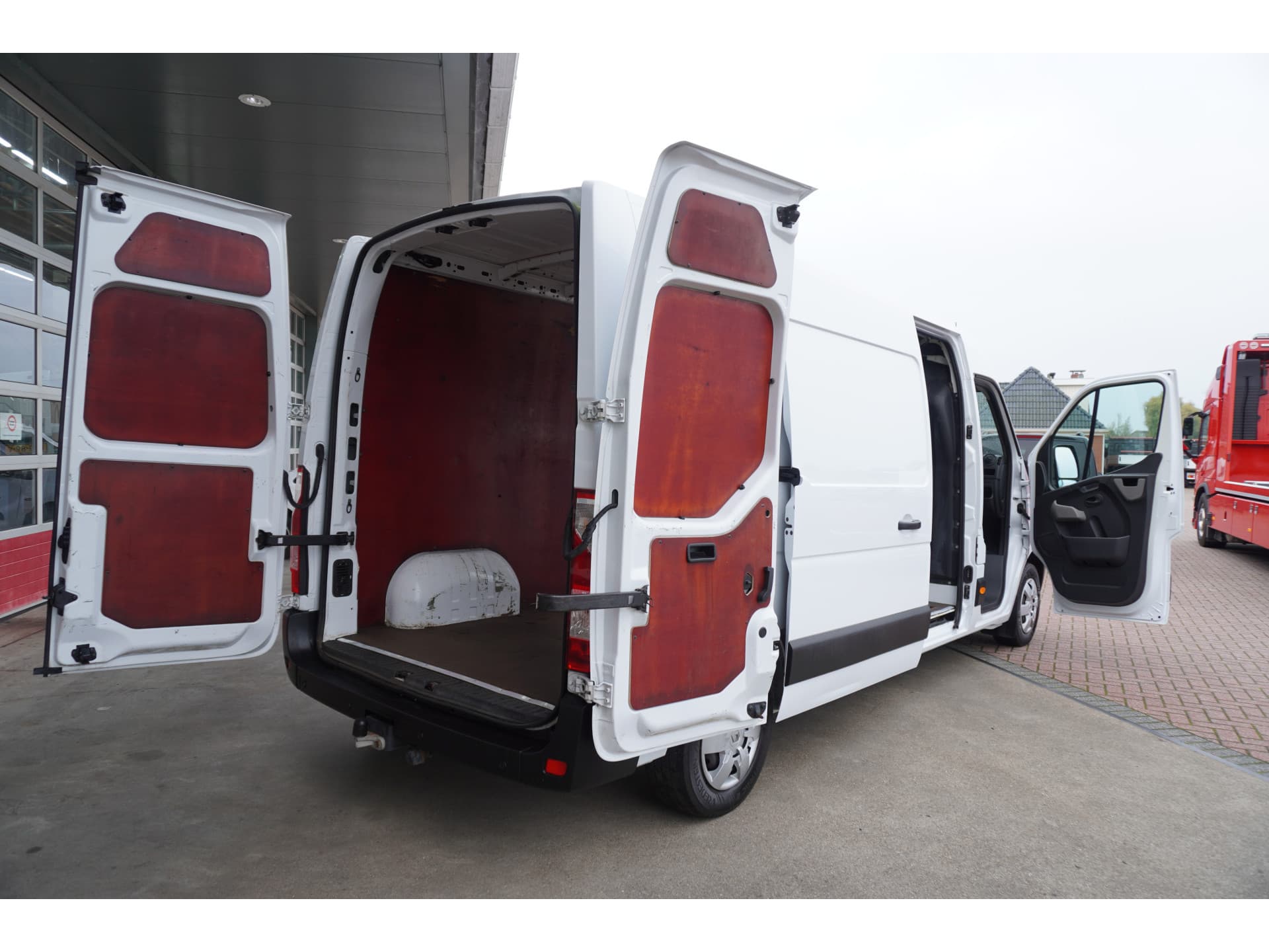 Foto 5 van Renault T35 2.3 dCi 170PK L3H2 Energy Schuifdeur L/R