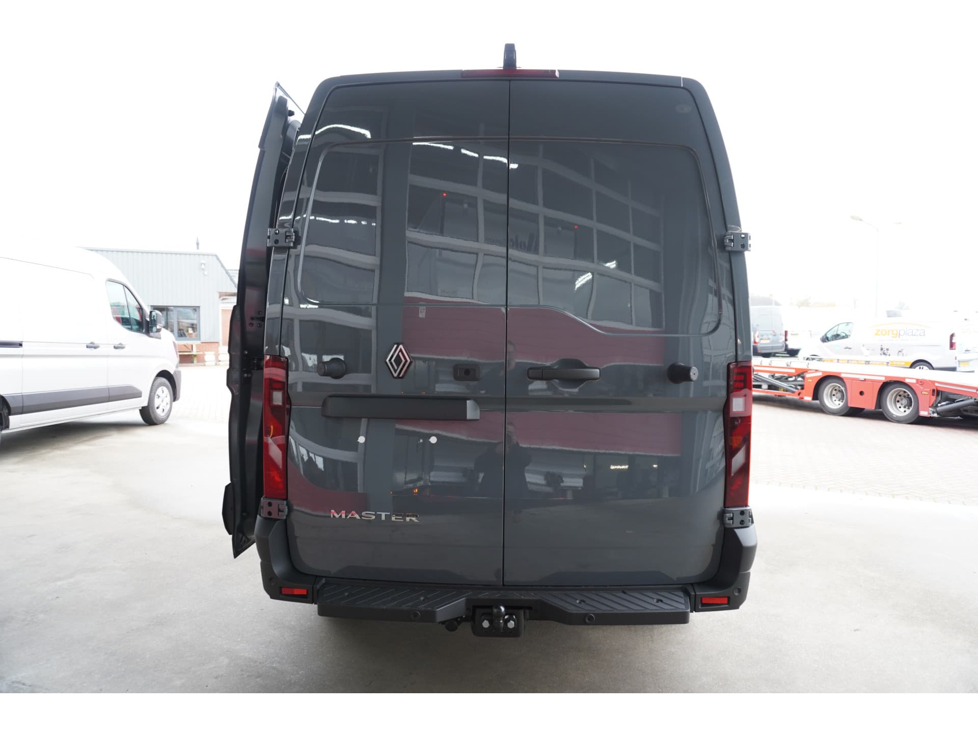 Foto 5 van Renault T35 2.0 dCi 170PK L2H2 Extra Schuifdeur L / R