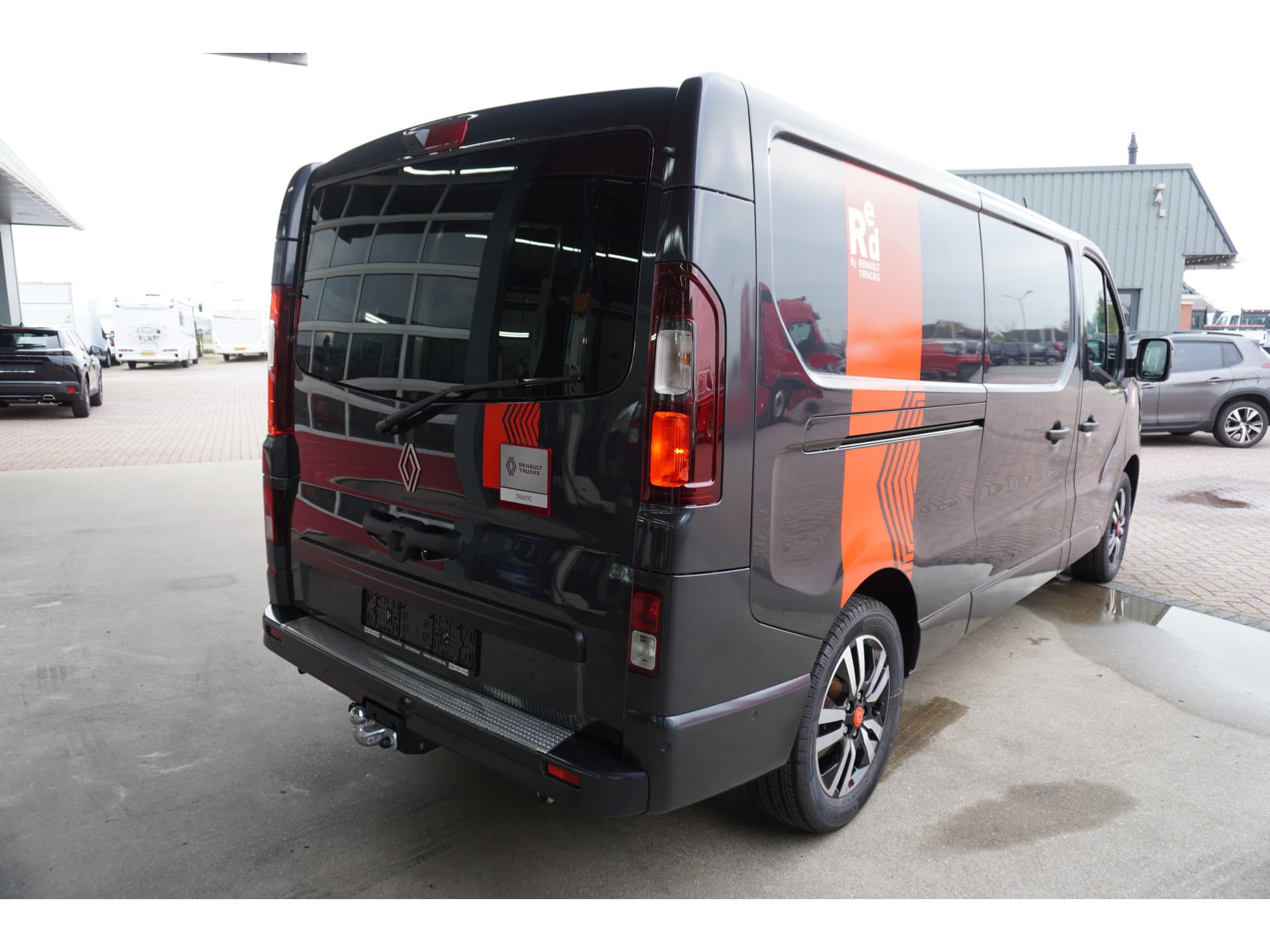 Foto 4 van Renault 2.0 Blue dCi 170pk T30 L2H1 Red Edition Exclusive Automaat Schuifdeur L / R