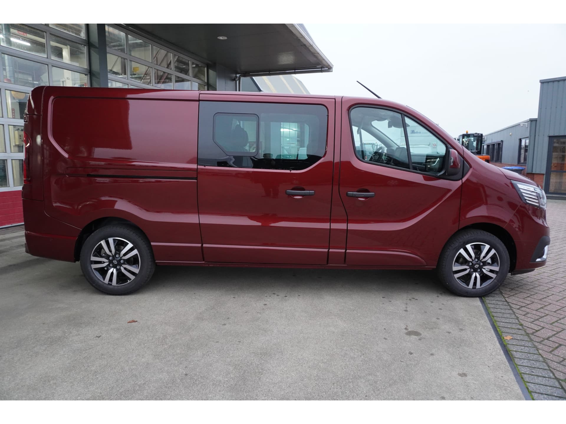 Foto 3 van Renault 2.0 Bleu dCi EDC 170PK L2H1 Extra DubbelCabine Automaat Schuifdeur L/R