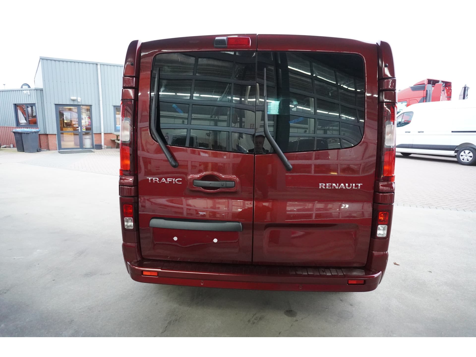 Foto 5 van Renault 2.0 Bleu dCi EDC 170PK L2H1 Extra DubbelCabine Automaat Schuifdeur L/R