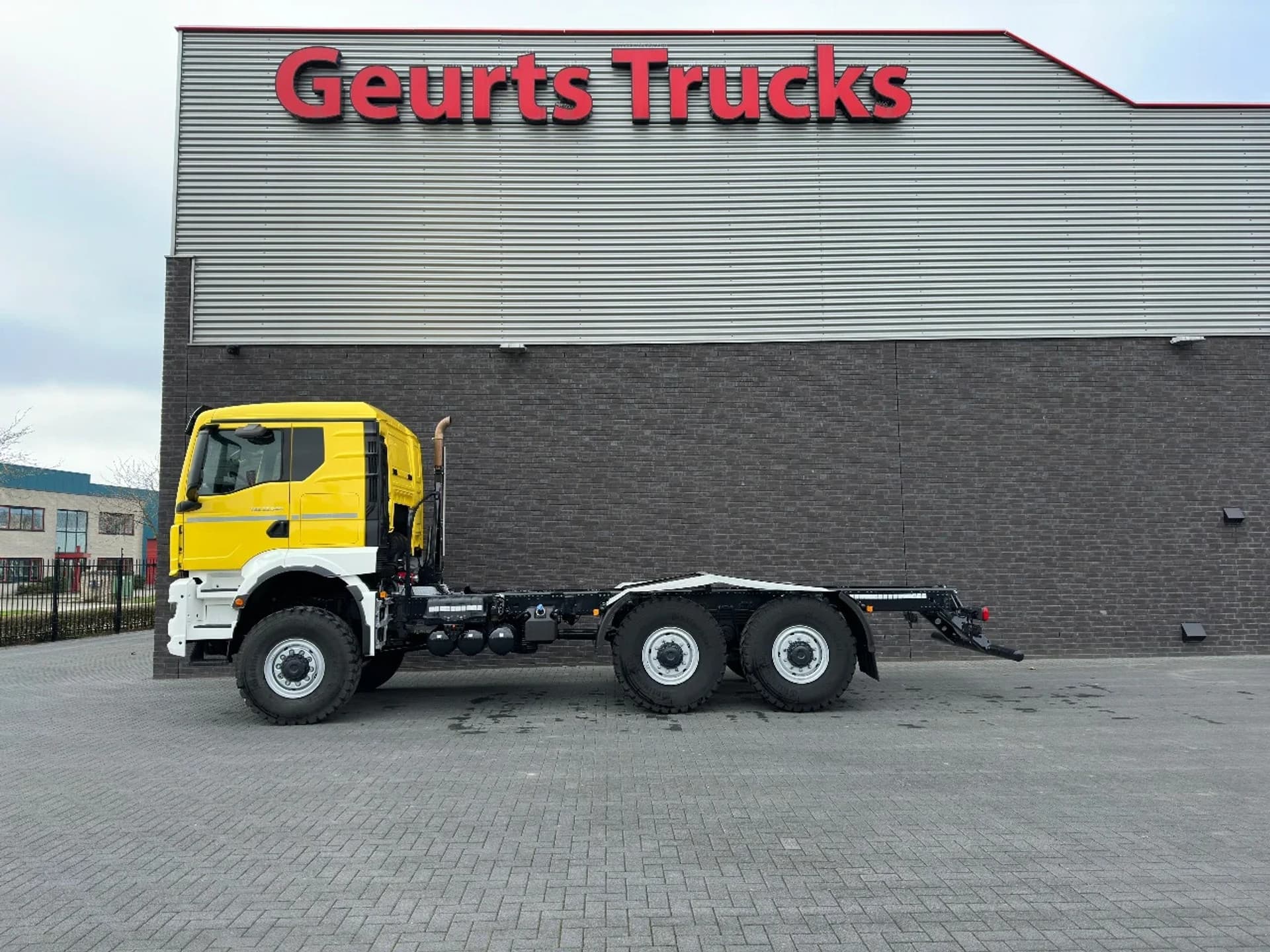 Foto 1 van MAN TGS 33.540 6X6 BB CH HEAVY DUTY CHASSIS CABINE/NIEUW/NEUE/NEW