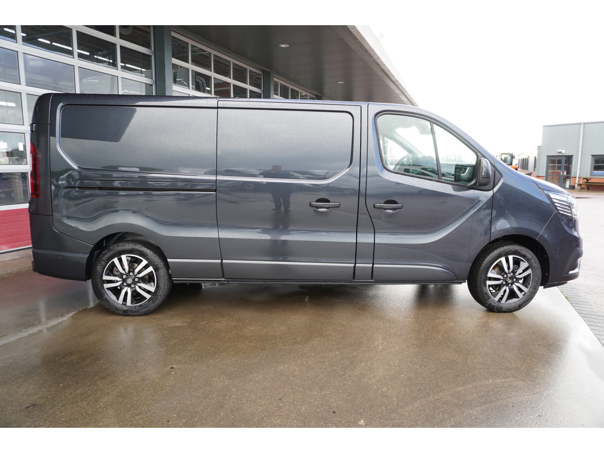 Foto 3 van Renault 2.0 Blue dCi 170PK T30 L2H1 Extra Automaat