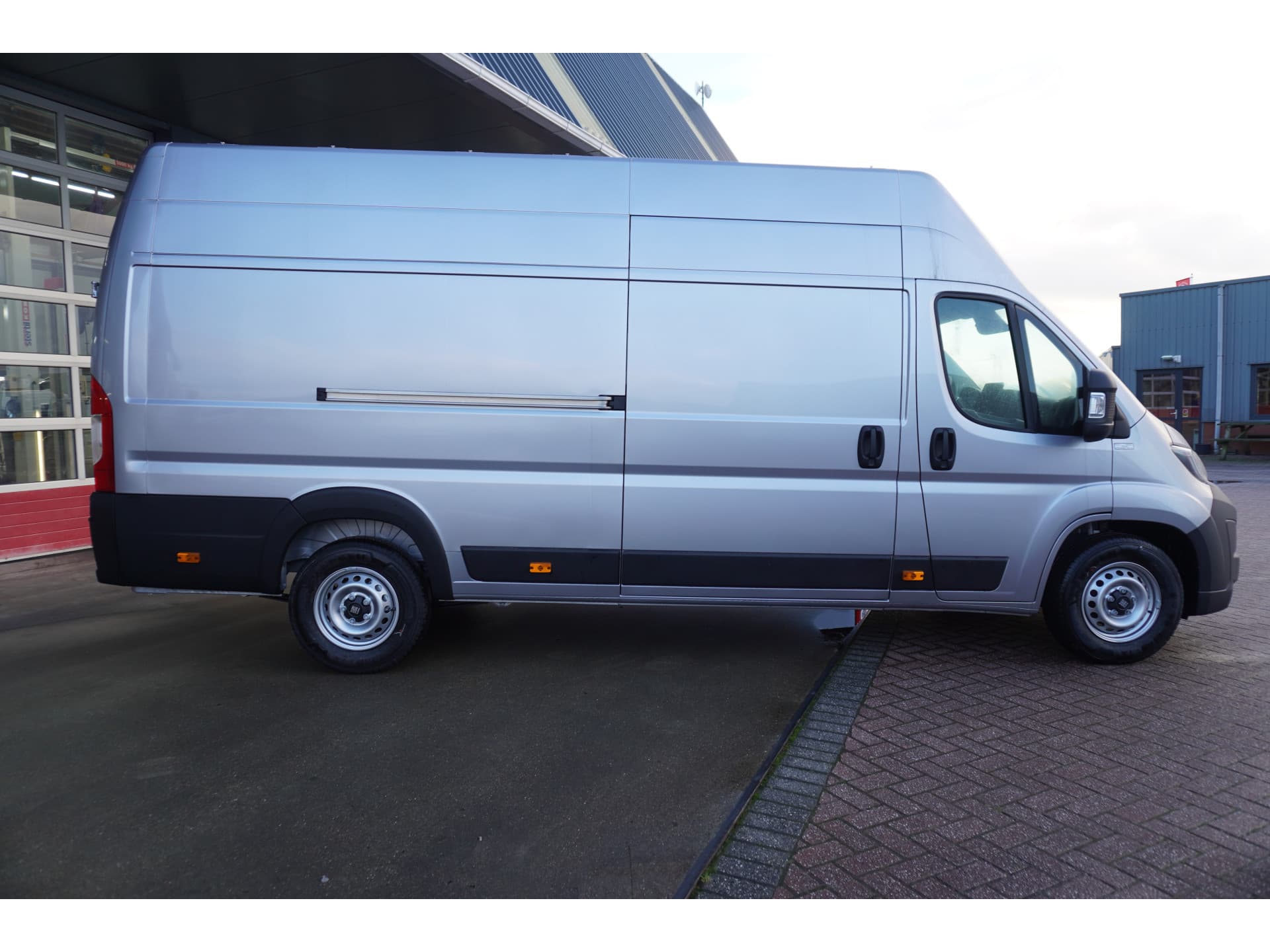 Foto 3 van Fiat 2.2 MultiJet 180PK S&S L4H3 techno Automaat