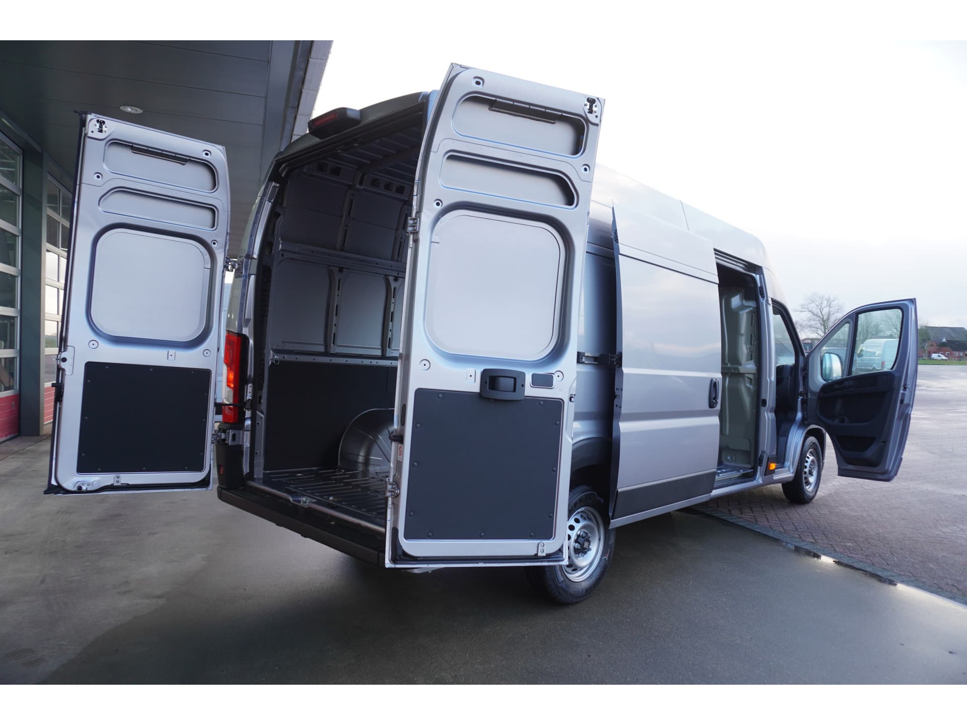 Foto 5 van Fiat 2.2 MultiJet 180PK S&S L4H3 techno Automaat