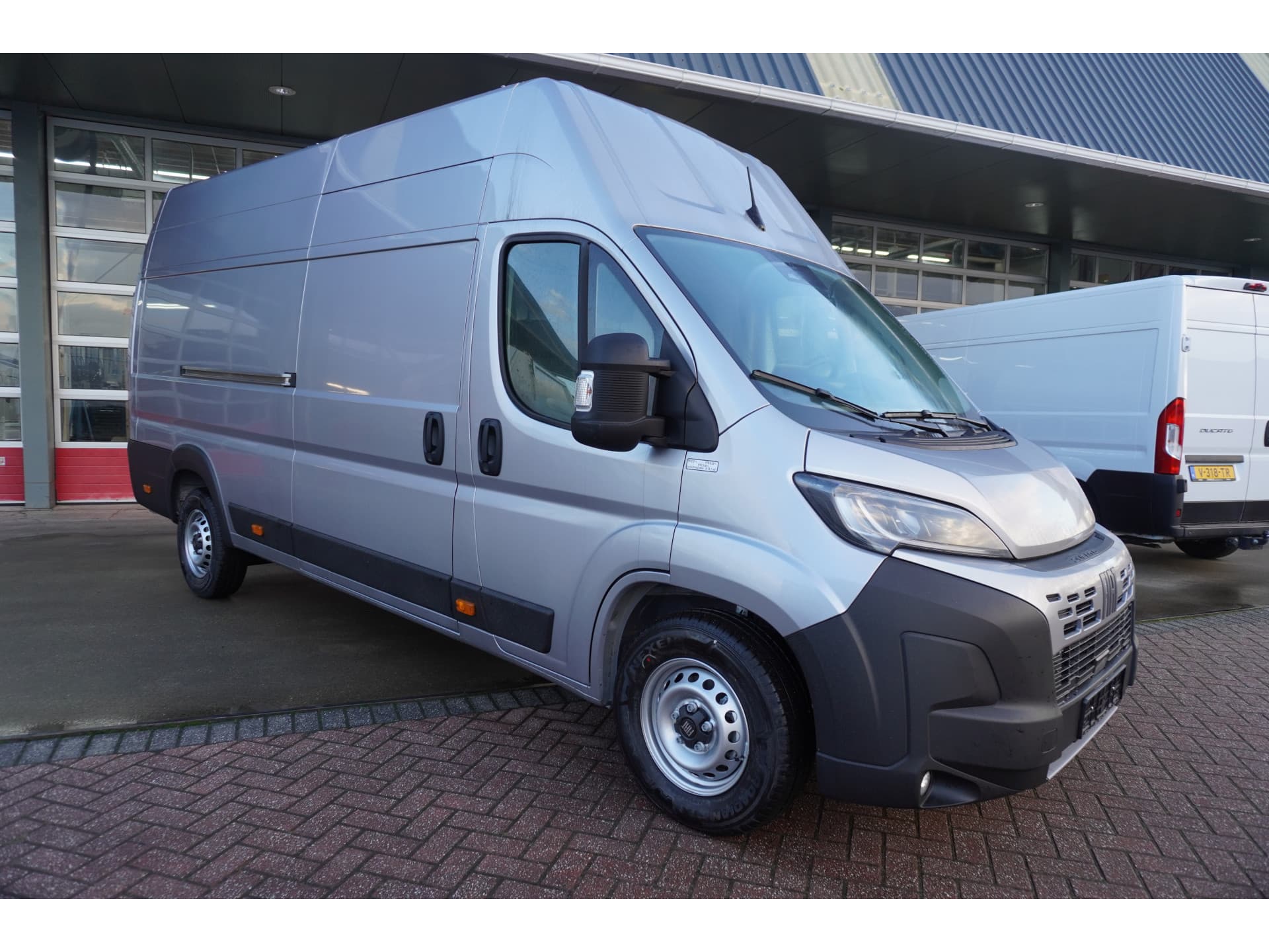 Foto 2 van Fiat 2.2 MultiJet 180PK S&S L4H3 techno Automaat