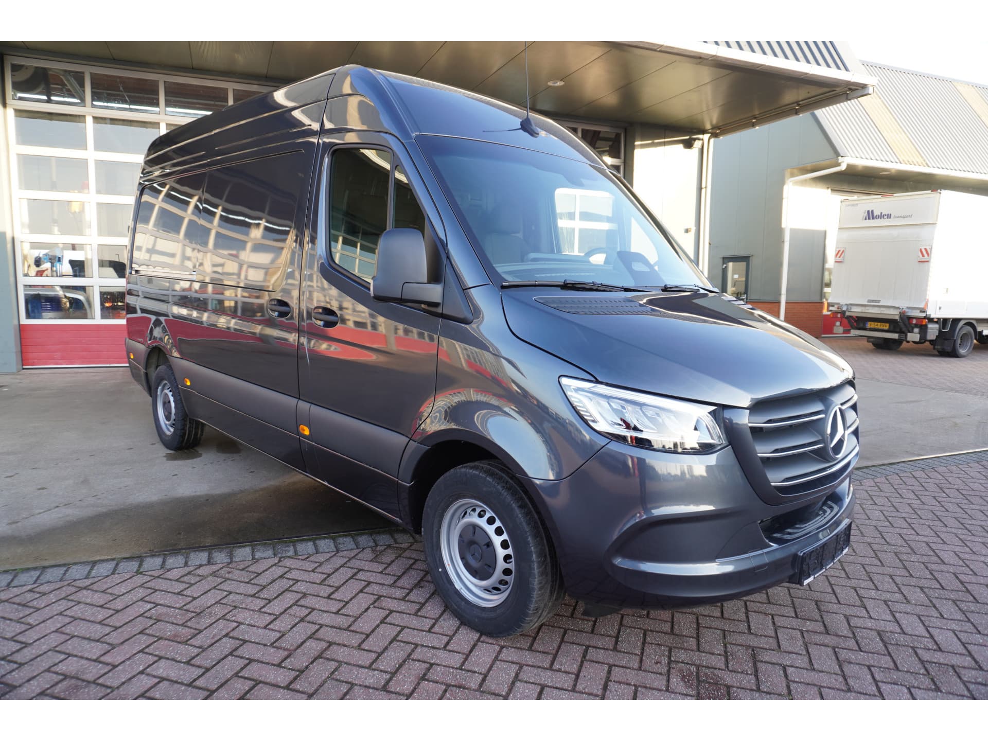 Foto 2 van Mercedes-Benz 319 CDI 191PK L2 Pro Automaat Schuifdeur links en rechts