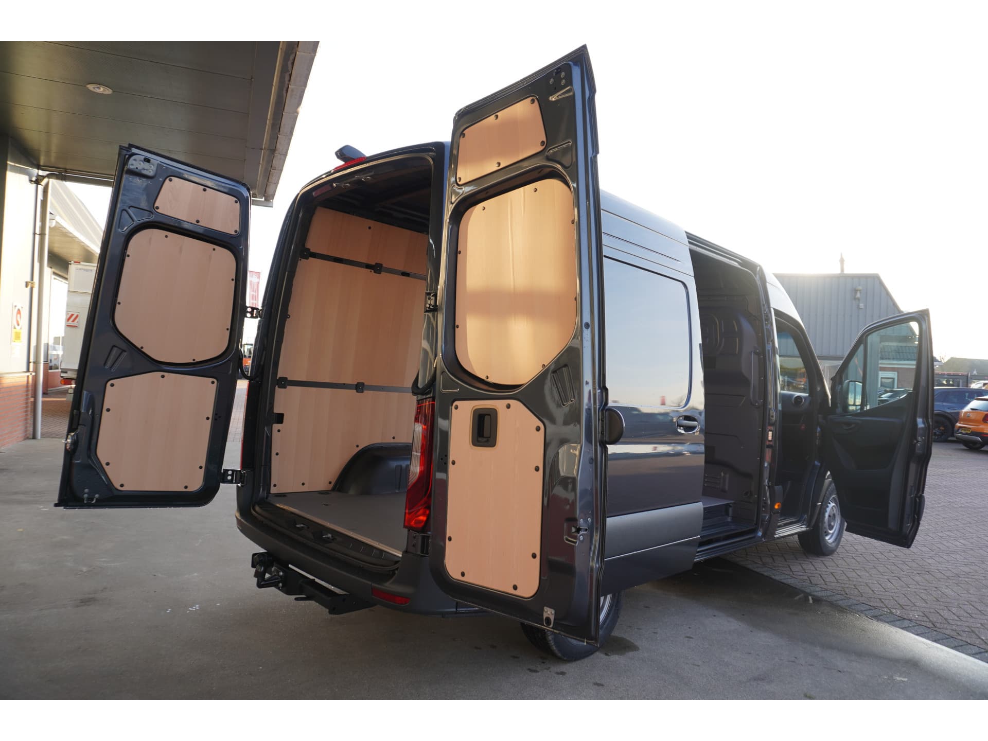 Foto 5 van Mercedes-Benz 319 CDI 191PK L2 Pro Automaat Schuifdeur links en rechts