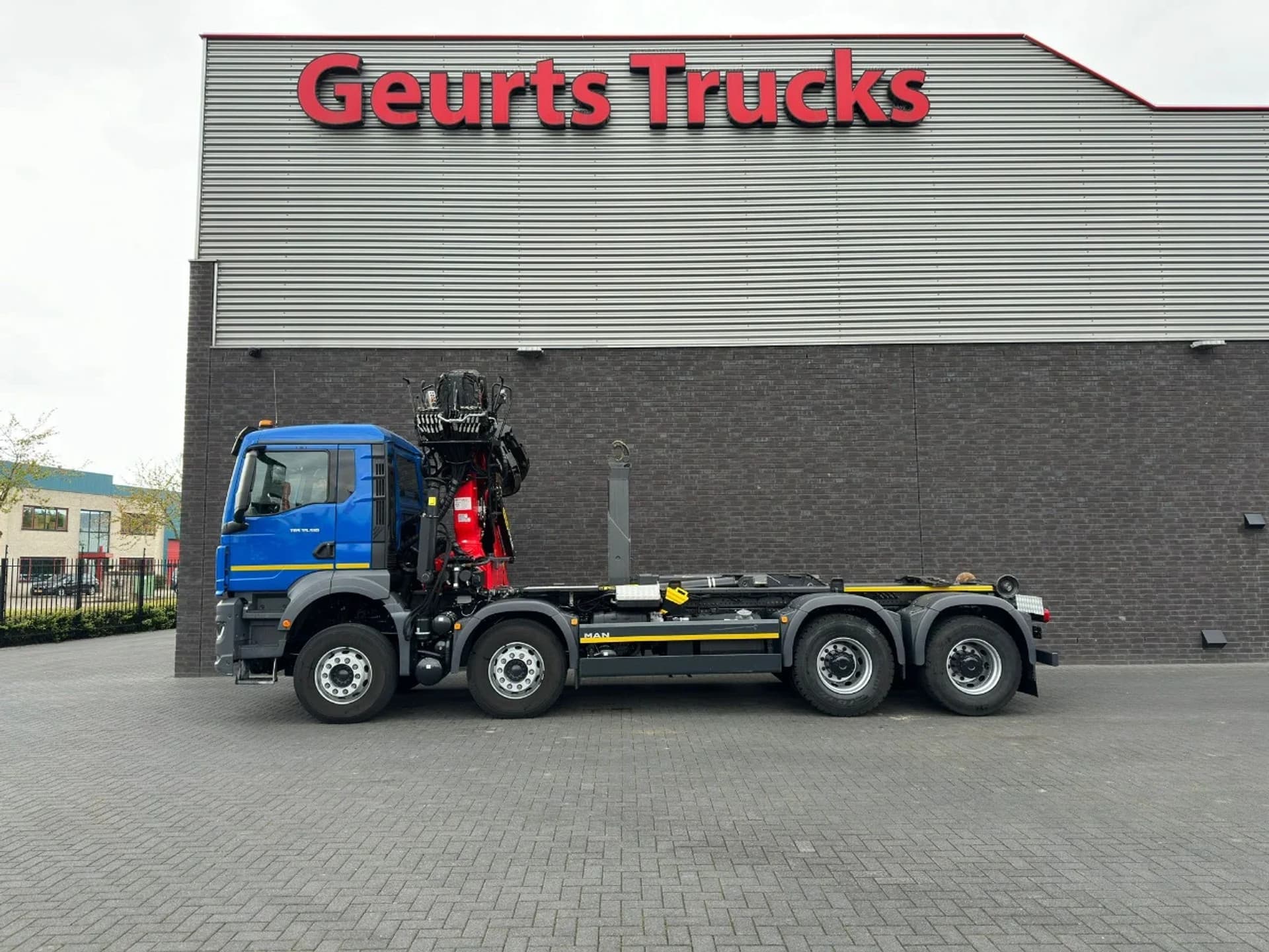 Foto 4 van MAN TGS 35.510 8X4 BB + PALFINGER HAAKARMSYSTEEM + PALFINGER Q170Z95TR KRAAN/KRAN/CRANE/GRUA