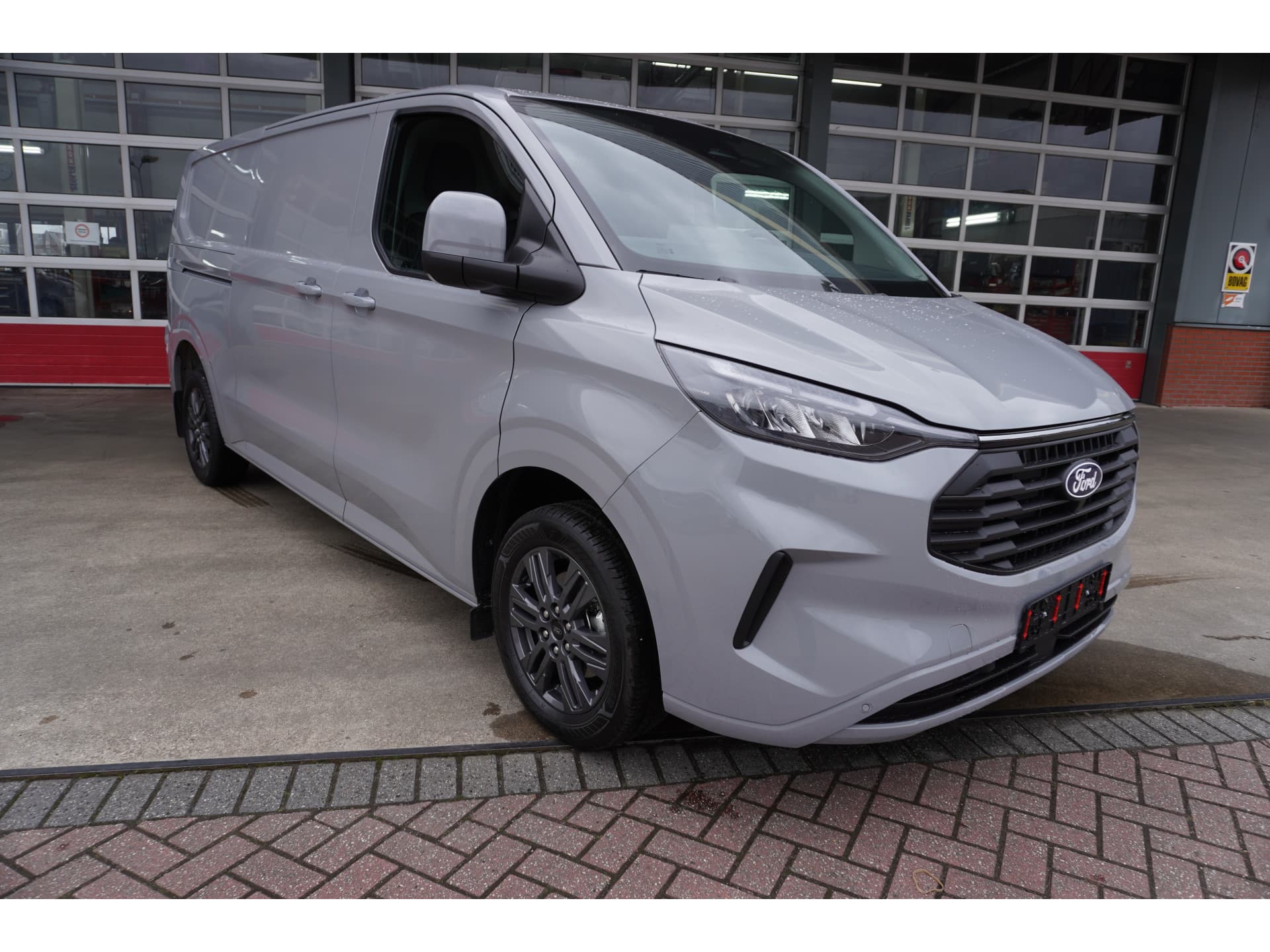 Foto 2 van Ford 320 2.0 TDCI 170PK L2H1 Limited Automaat Schuifdeur L/R