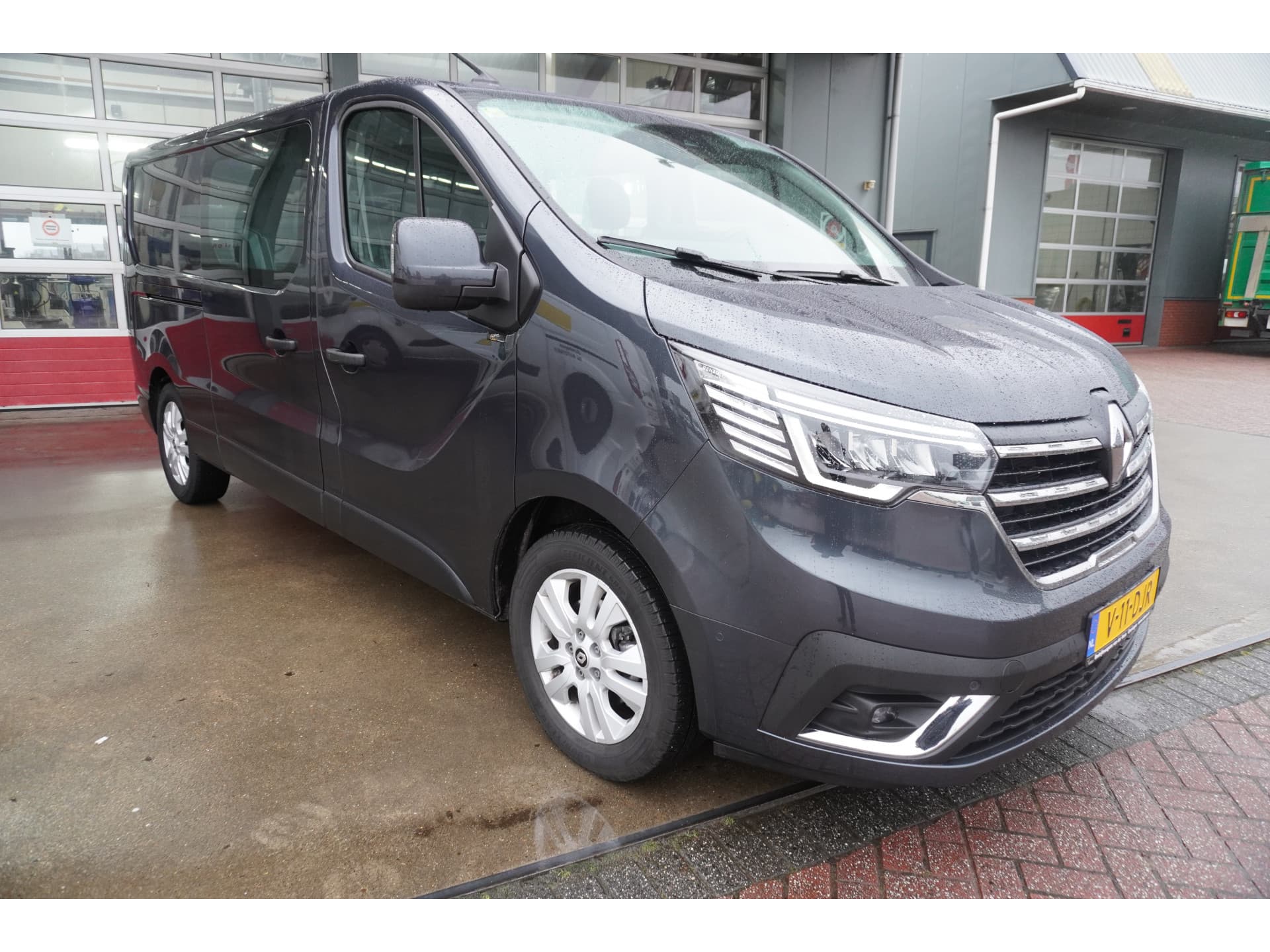 Foto 2 van Renault 2.0 dCi 150PK L2H1 Dubbelcabine Luxe Schuifdeur L/R