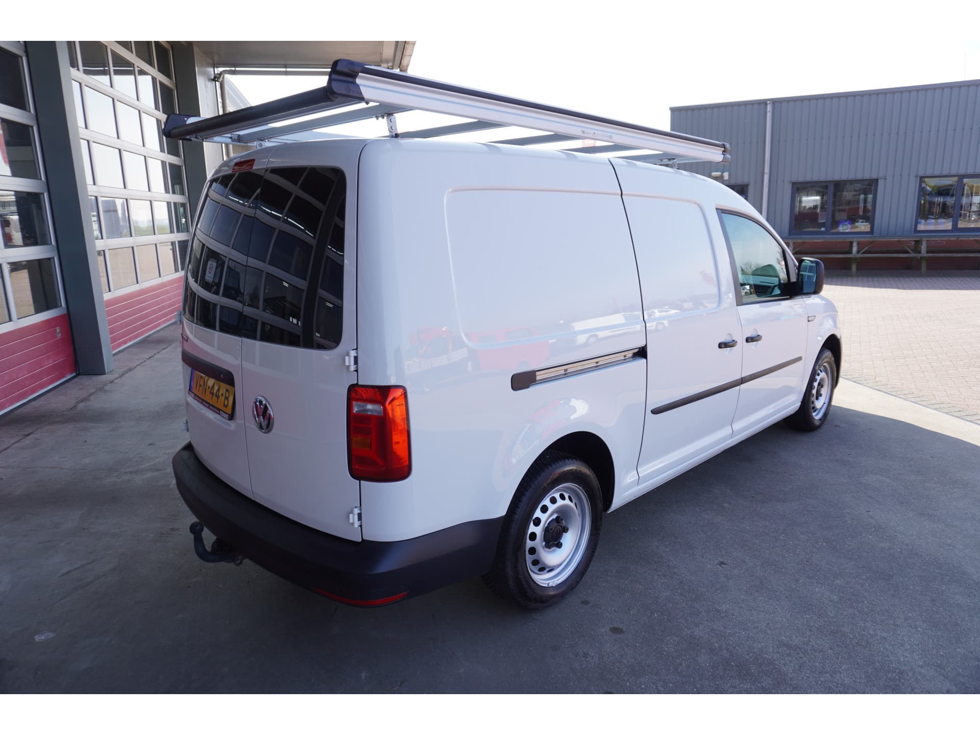 Foto 3 van Volkswagen 2.0 TDI L2H1 BMT Maxi Comfortline