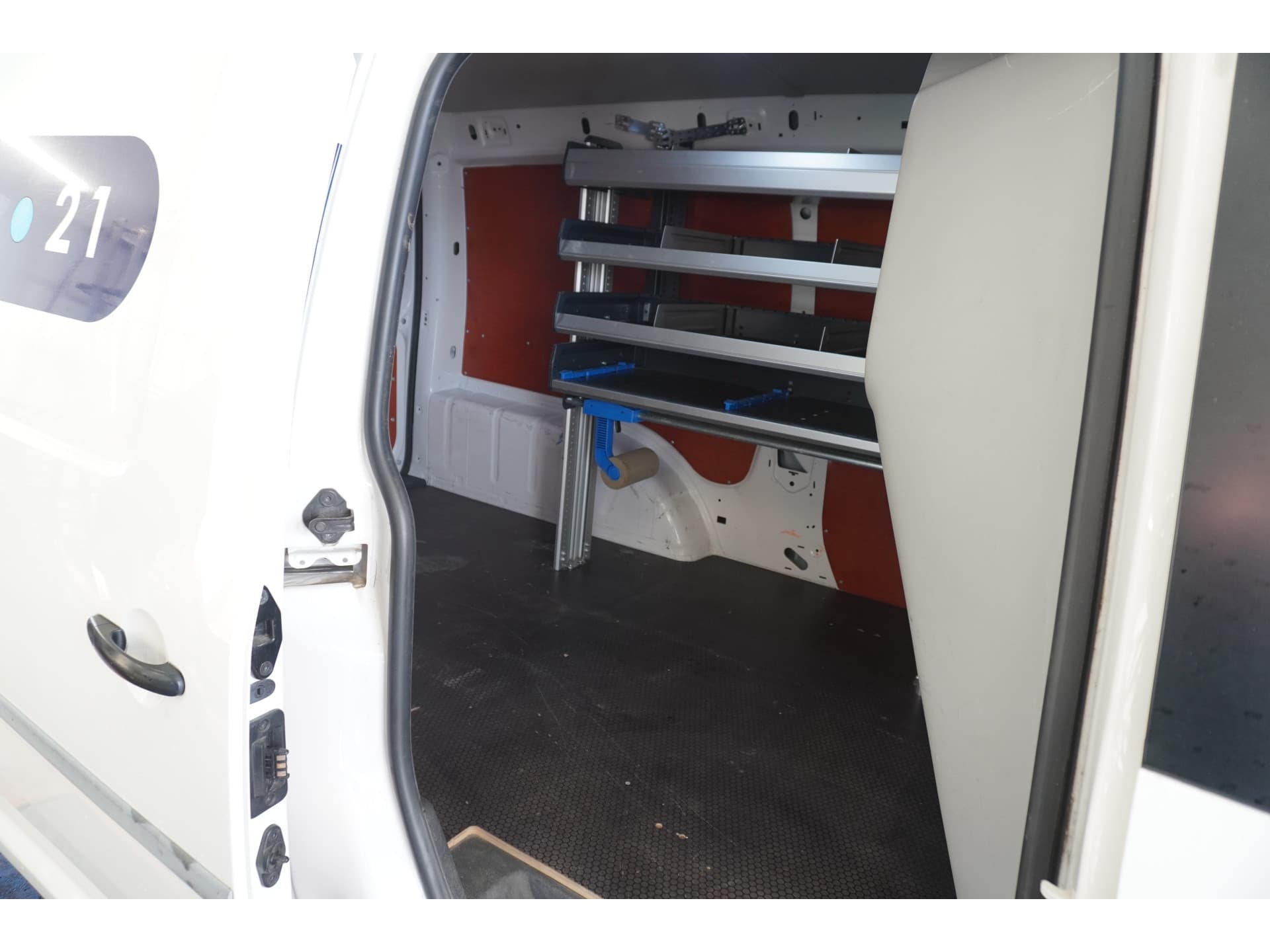 Foto 5 van Volkswagen 2.0 TDI L2H1 BMT Maxi Comfortline