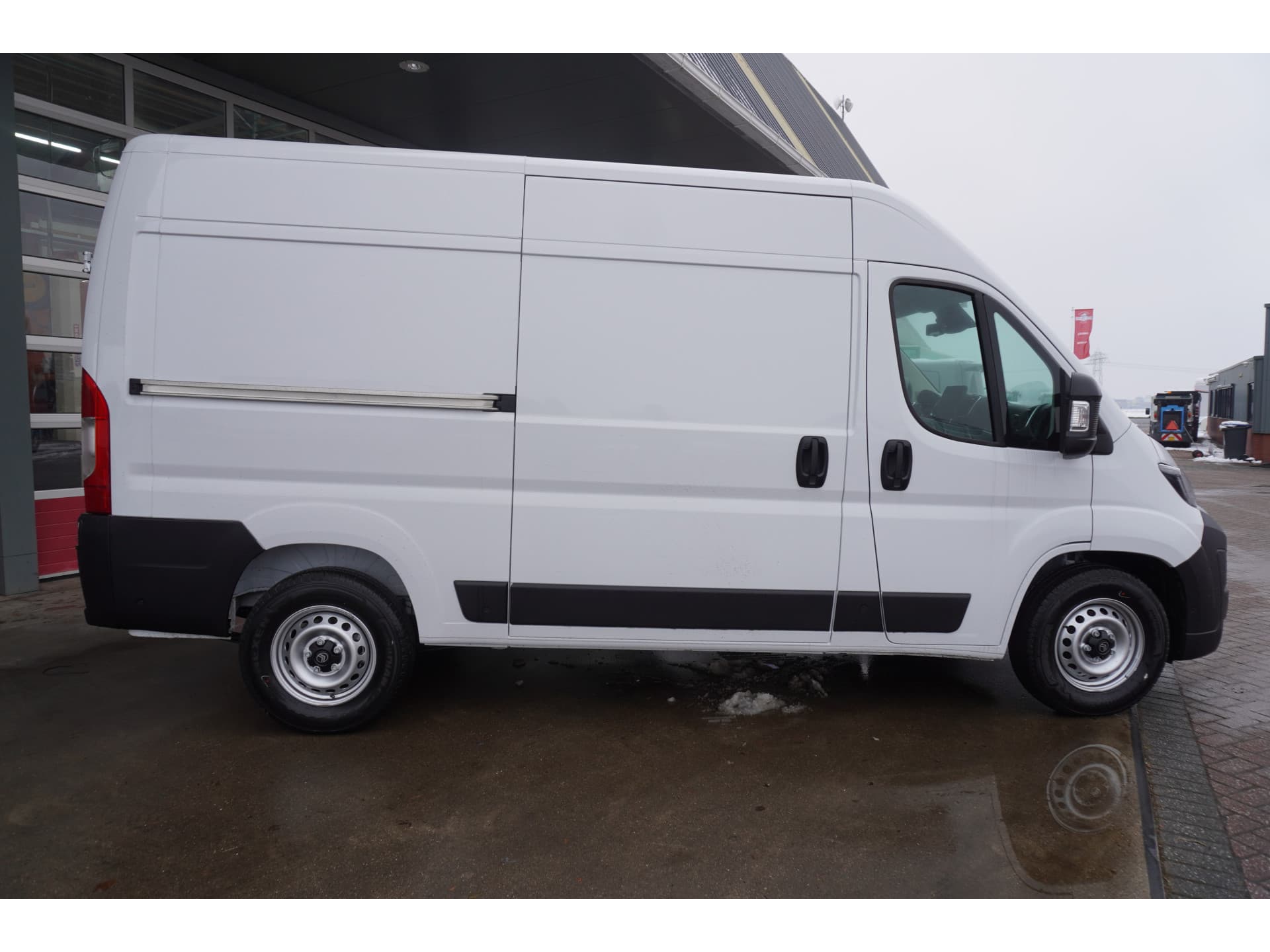 Foto 3 van Citroën 2.2 BlueHDi 140PK S&S L2H2 3.5t Automaat