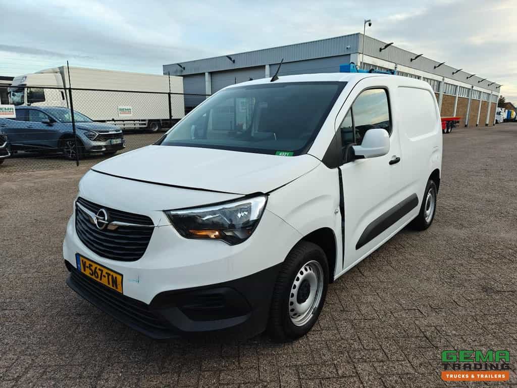 Opel COMBO 1.6D Euro6 - L1H1 - Handgeschakeld - Navi - Trekhaak