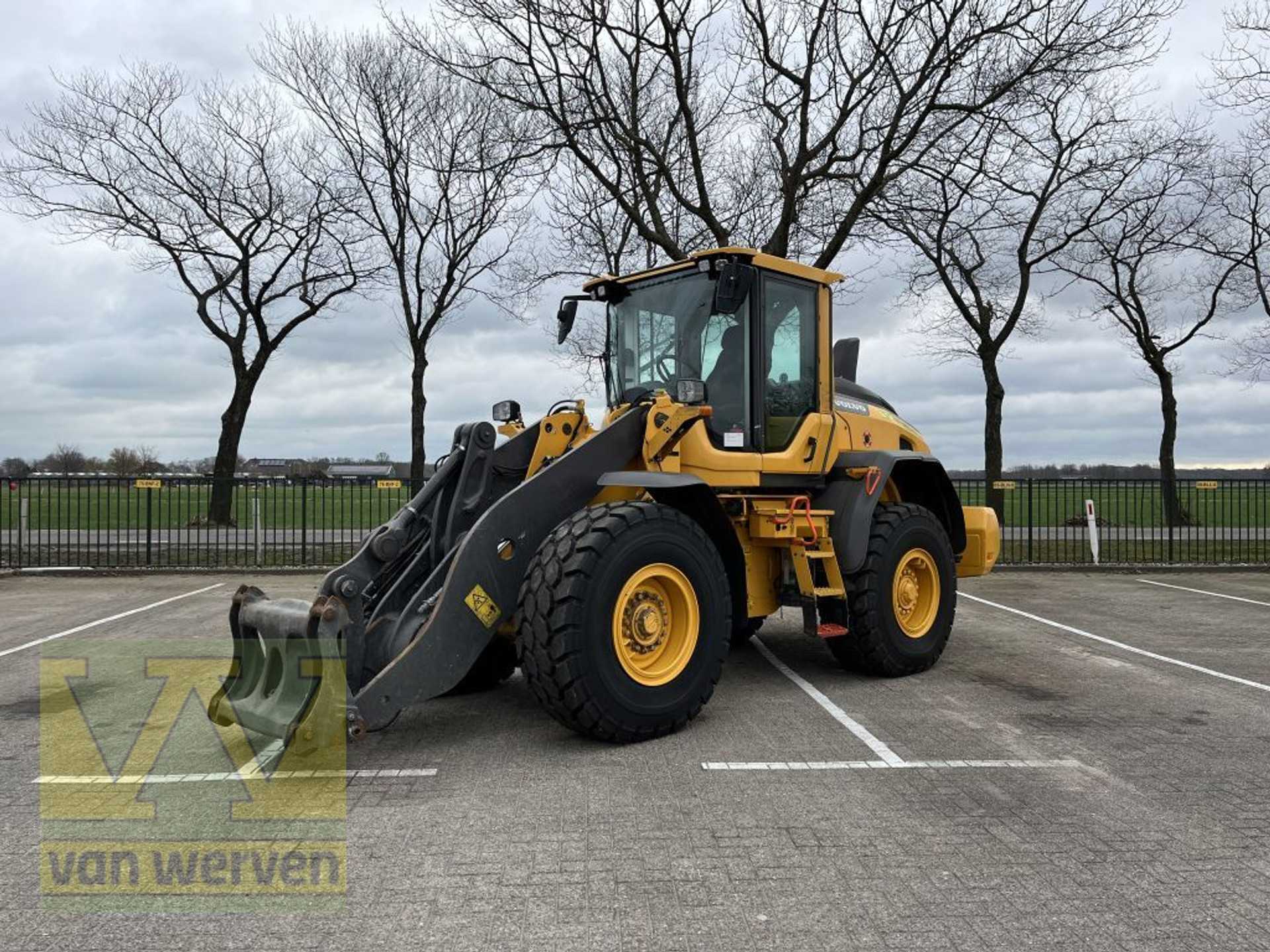 Volvo L70H Long Boom