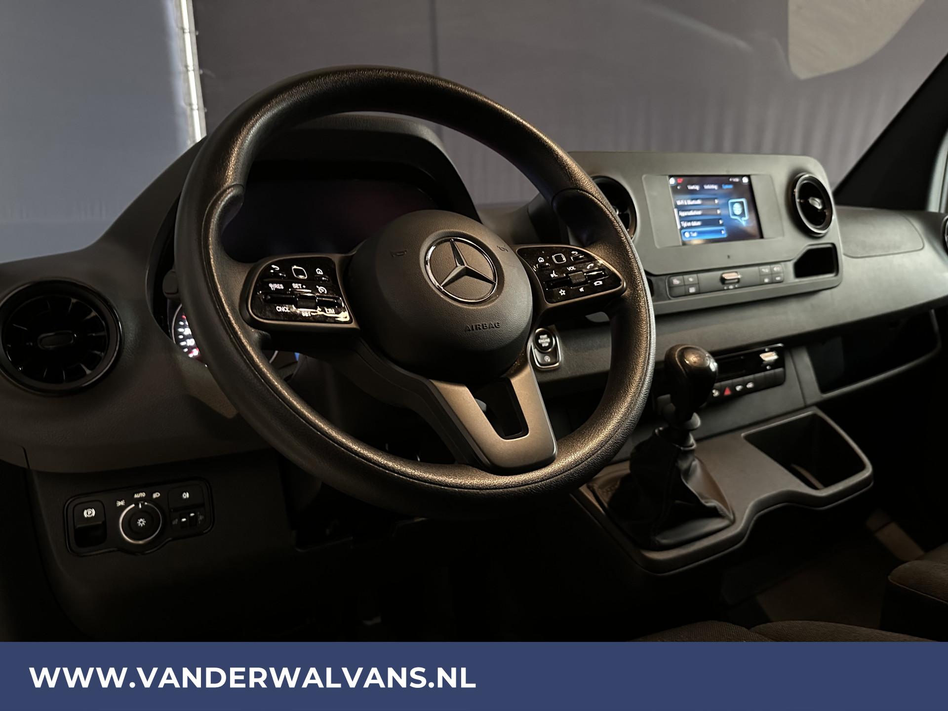 Foto 16 van Mercedes-Benz Sprinter 317 CDI 170pk L3H2 Euro6 Airco | Camera | Cruisecontrol | Apple Carplay |