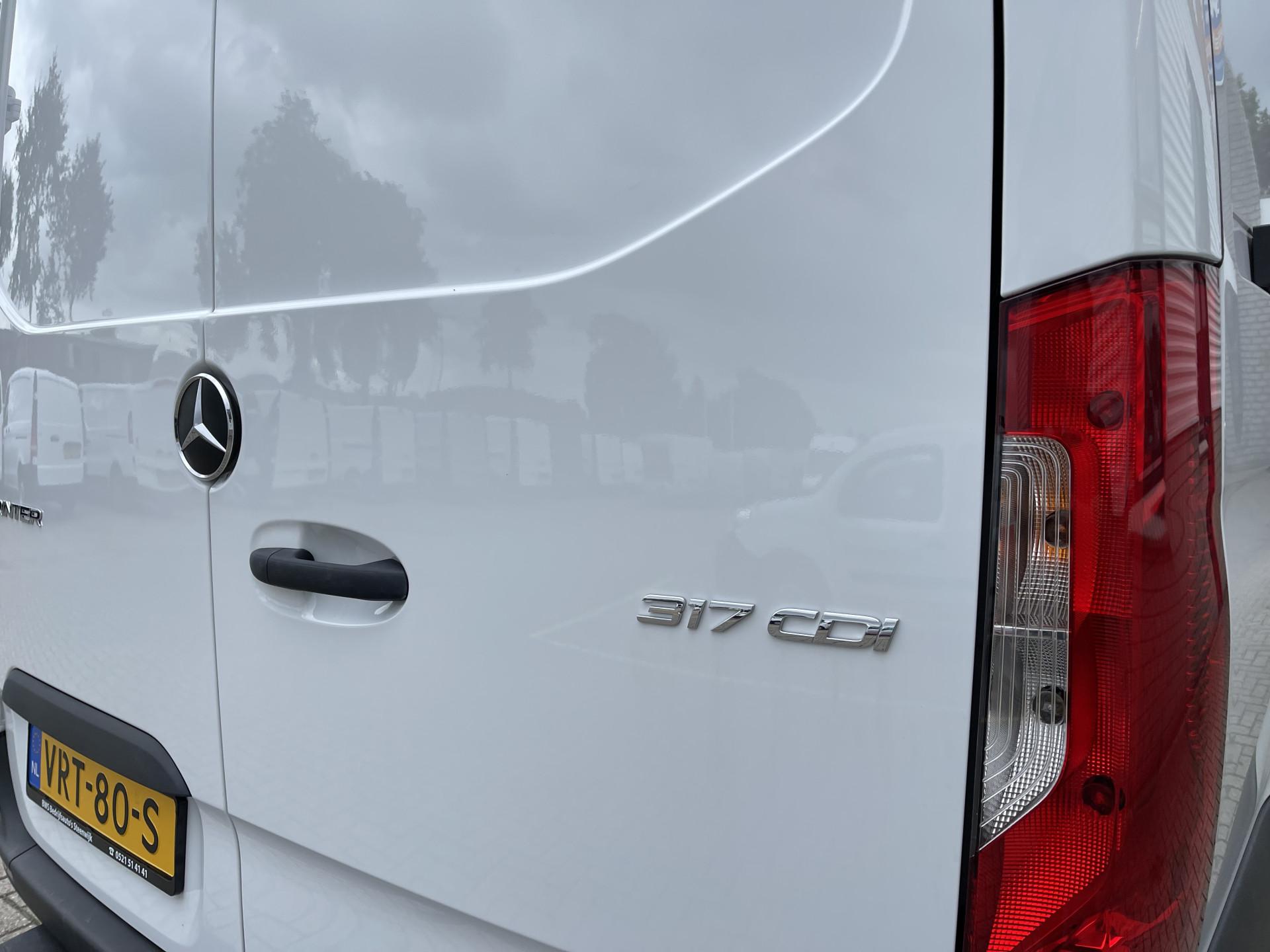 Foto 8 van Mercedes-Benz Sprinter 317 1.9 CDI 170pk L2H2 / rijklaar € 38.950 ex btw / lease vanaf € 816