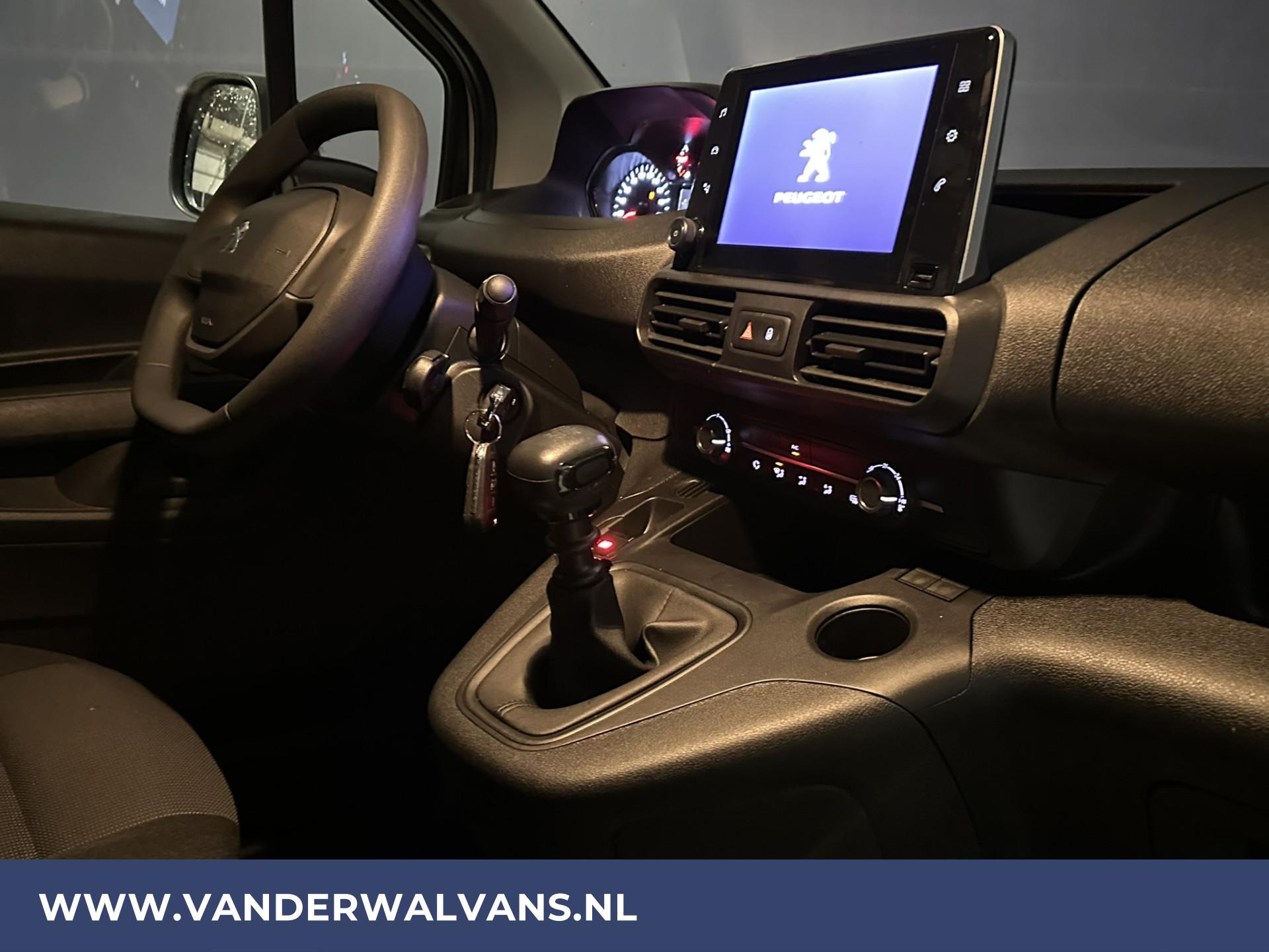 Foto 4 van Peugeot Partner 1.5 BlueHDI 102pk L1H1 Euro6 Fabrieksgarantie Airco | Apple Carplay | Trekhaak | Cruisecontrol