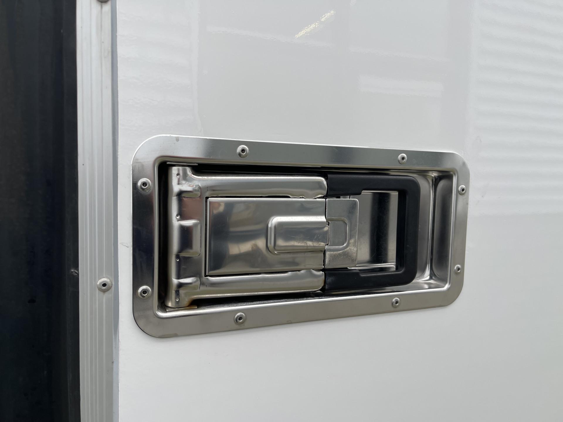 Foto 20 van Iveco Daily 35S14 2.3 Himatic automaat / bakwagen met laadklep / lease vanaf € 554