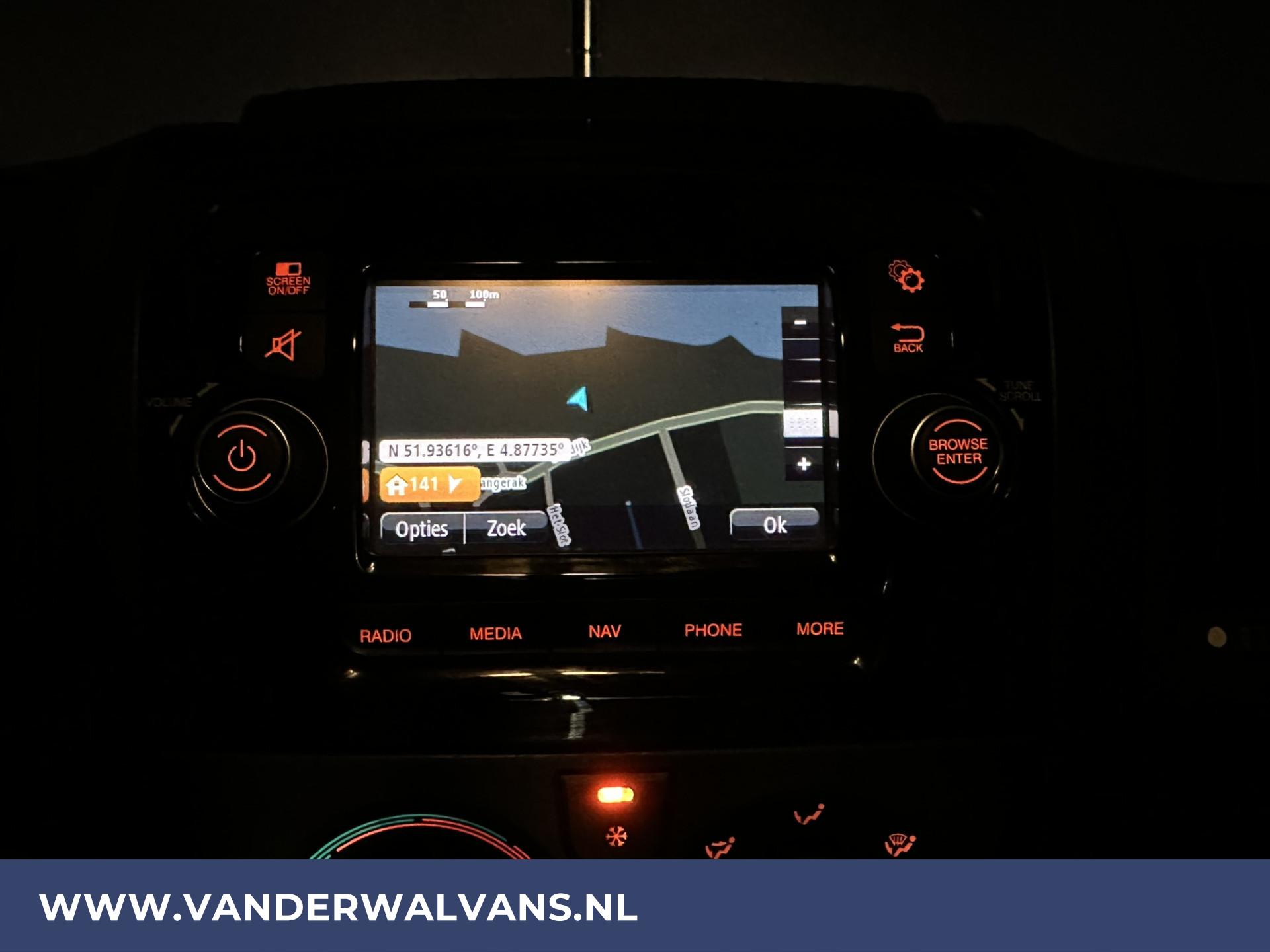 Foto 8 van Peugeot Boxer 2.2BlueHDi 165pk L2H2 Glasresteel Euro6 Airco | Imperiaal | Camera | Navigatie