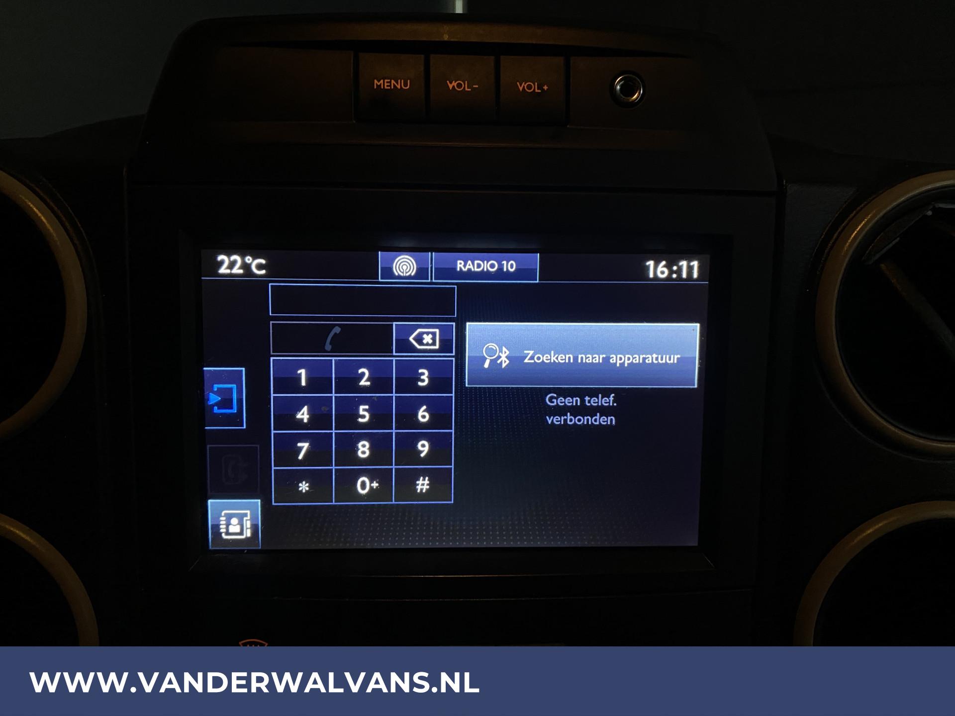 Foto 14 van Peugeot Partner 1.6BlueHDi 100pk L2H1 Euro6 Airco | Trekhaak | Navigatie | Camera