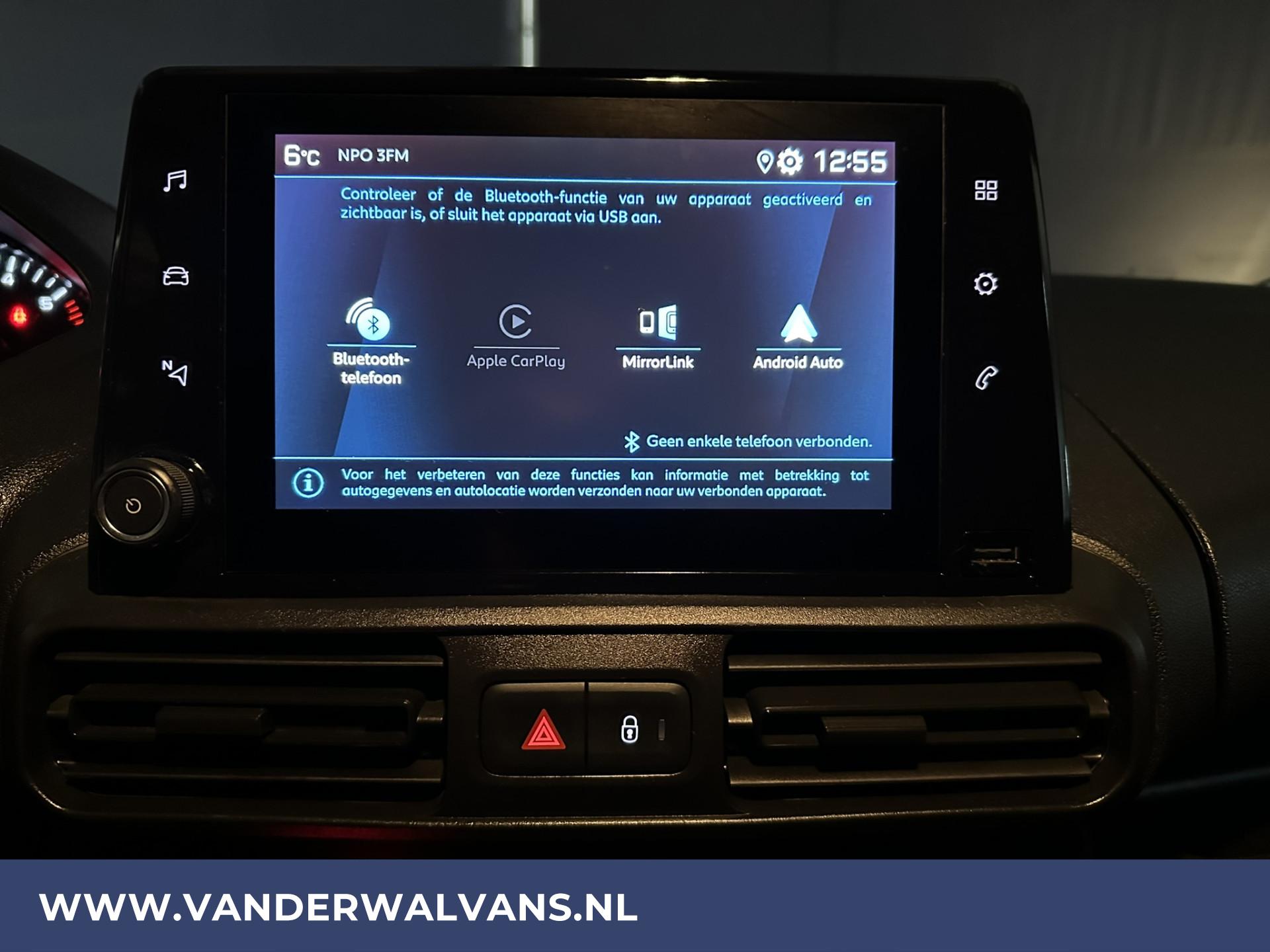 Foto 2 van Peugeot Partner 1.5 BlueHDI 102pk L1H1 Euro6 Airco | Cruisecontrol | Camera | Apple Carplay