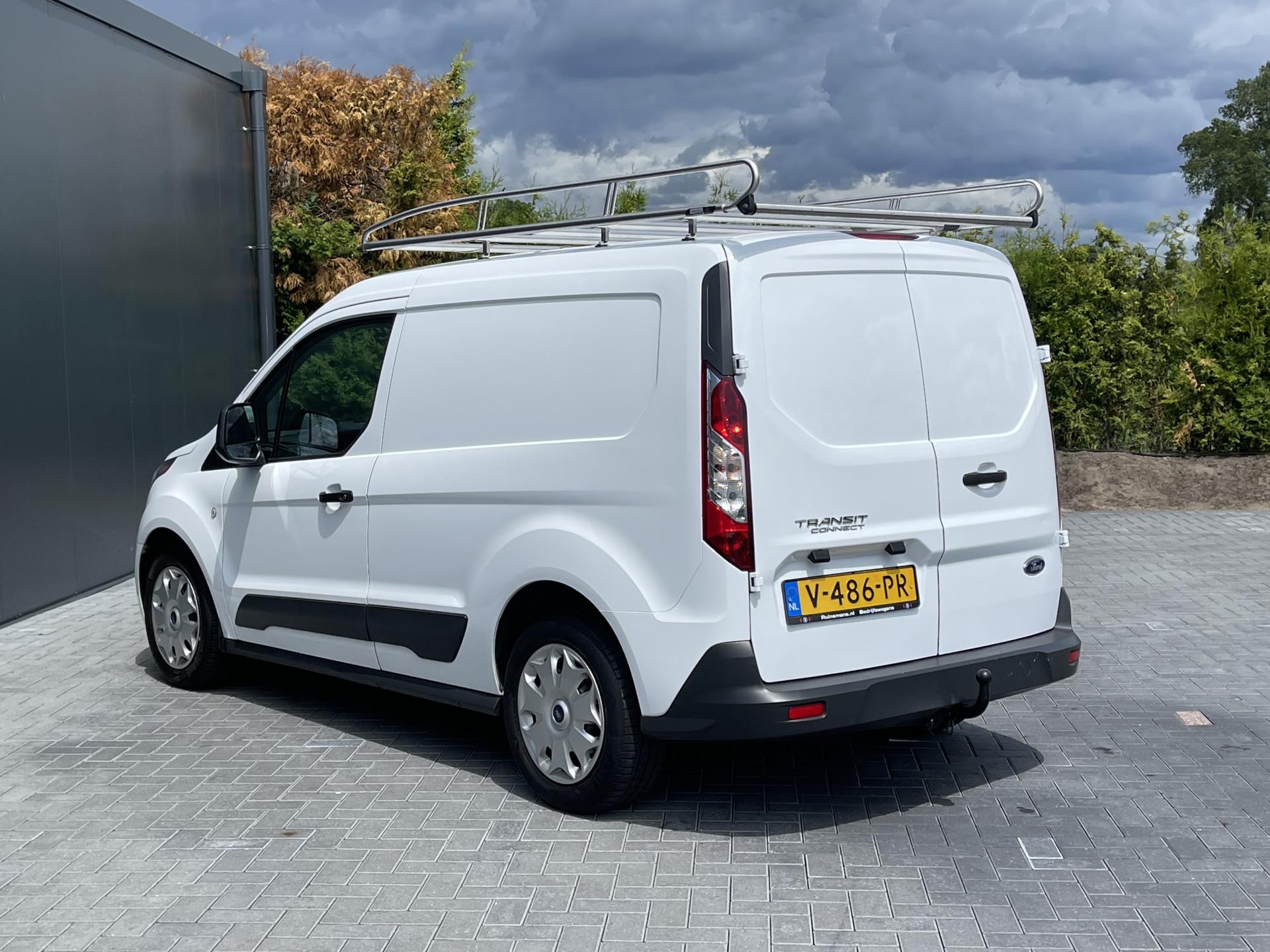 Foto 4 van Ford Transit Connect 1.5 TDCI / L1H1 / TREND / TREKHAAK / IMPERIAAL / AIRCO / CRUISE / 3 PERS
