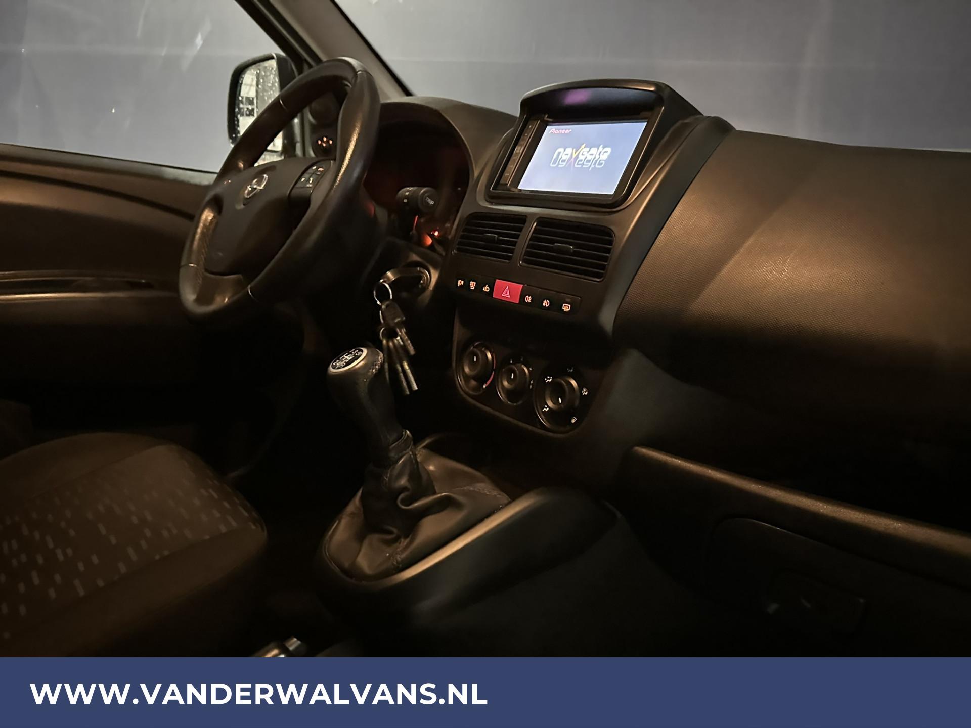 Foto 13 van Opel Combo 1.3 CDTi 96pk L2H1 Sport Euro6 Airco | Imperiaal | Navigatie | Lichtmetalen velgen
