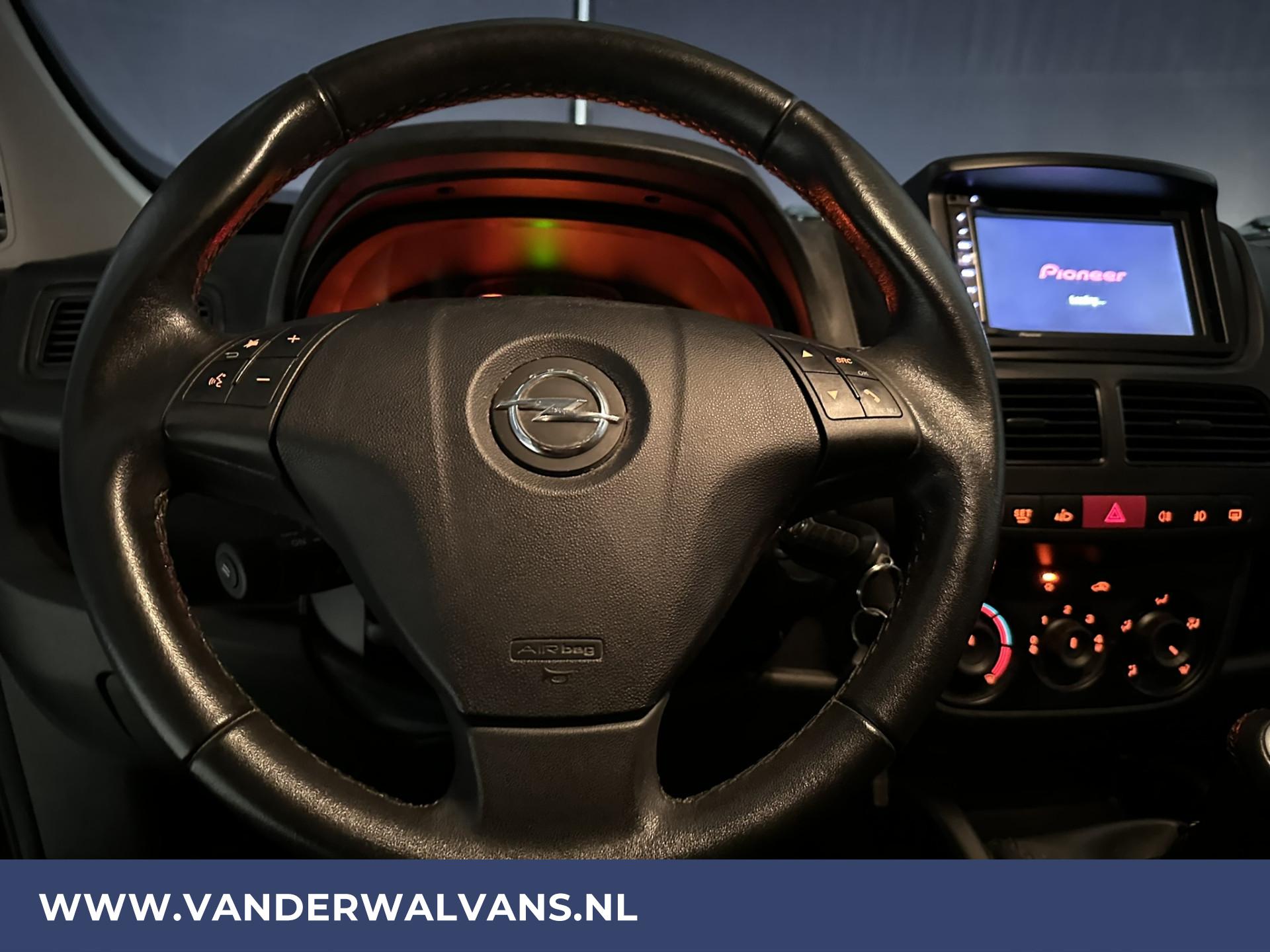 Foto 15 van Opel Combo 1.3 CDTi 96pk L2H1 Sport Euro6 Airco | Imperiaal | Navigatie | Lichtmetalen velgen