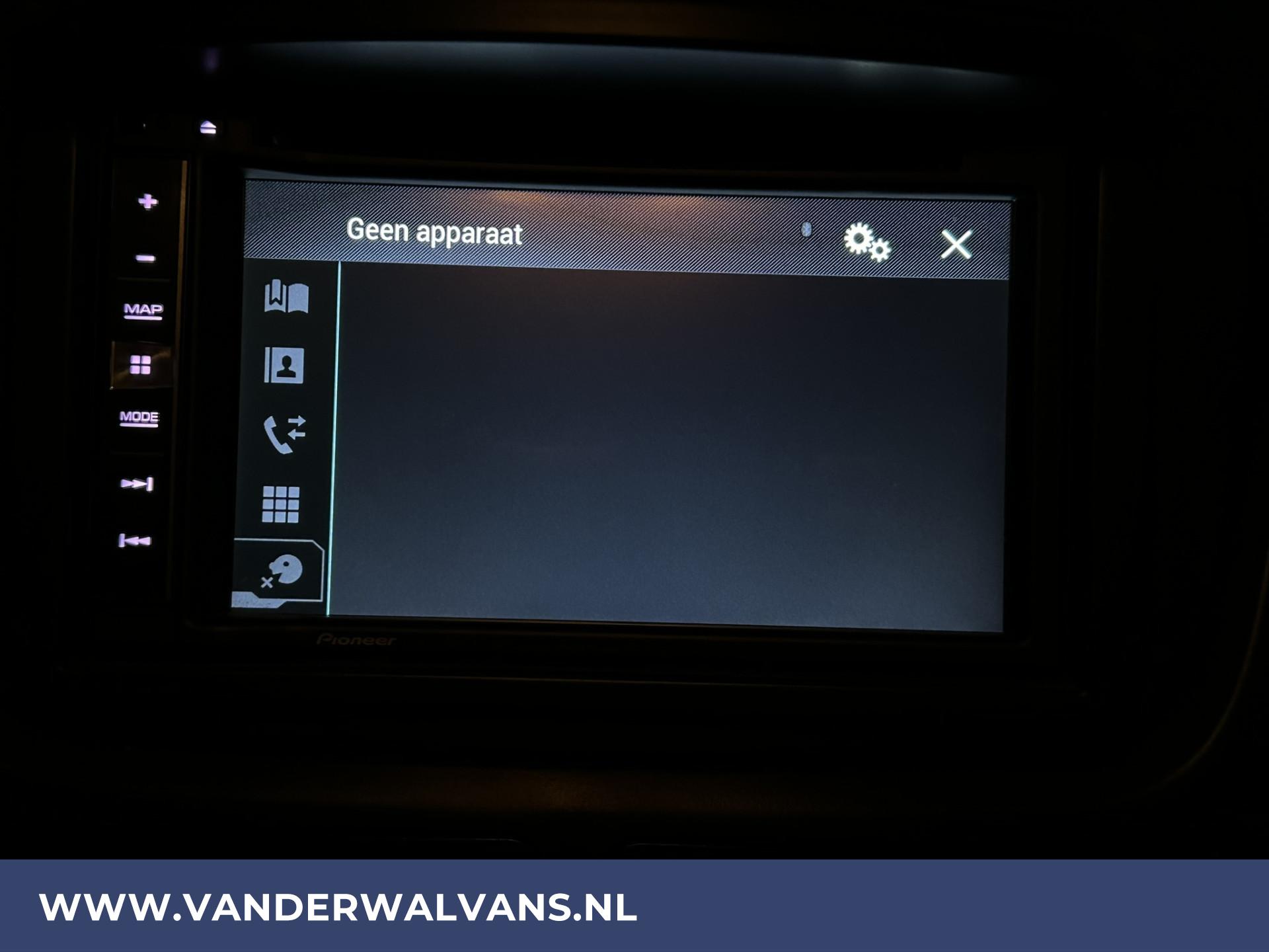 Foto 18 van Opel Combo 1.3 CDTi 96pk L2H1 Sport Euro6 Airco | Imperiaal | Navigatie | Lichtmetalen velgen