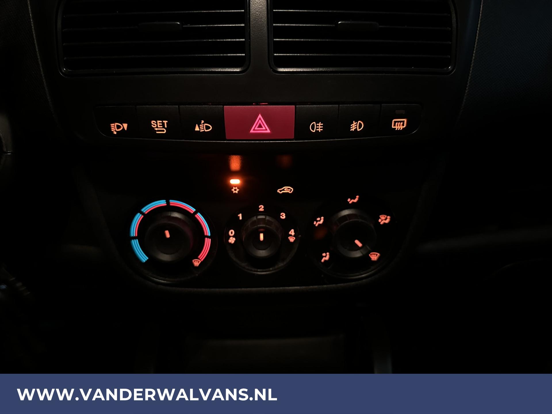 Foto 4 van Opel Combo 1.3 CDTi 96pk L2H1 Sport Euro6 Airco | Imperiaal | Navigatie | Lichtmetalen velgen