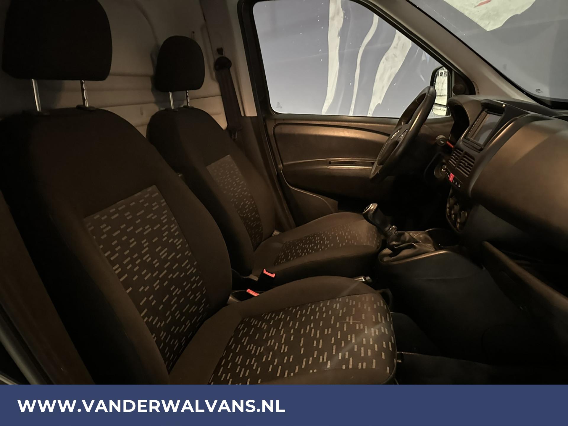 Foto 8 van Opel Combo 1.3 CDTi 96pk L2H1 Sport Euro6 Airco | Imperiaal | Navigatie | Lichtmetalen velgen