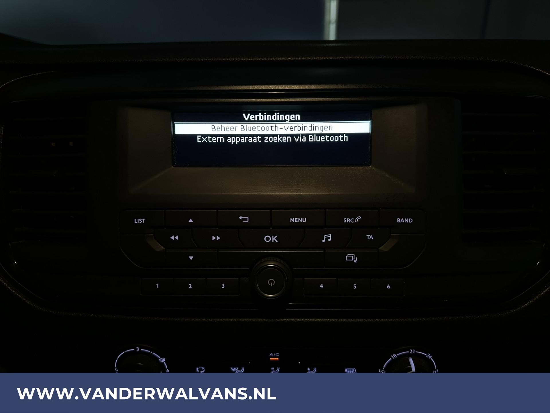Foto 15 van Opel Vivaro 2.0 CDTI 123pk L3H1 XL Sport Euro6 Airco | 2500kg Trekhaak | Parkeersensoren