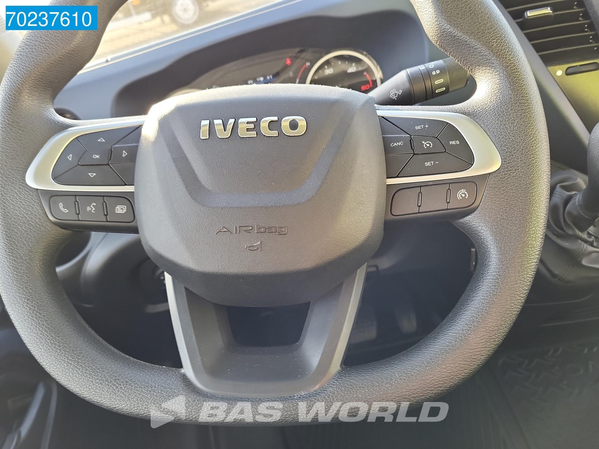 Foto 16 van Iveco Daily 35S14 Automaat L2H2 Airco Cruise Standkachel PDC 12m3 Airco Cruise control