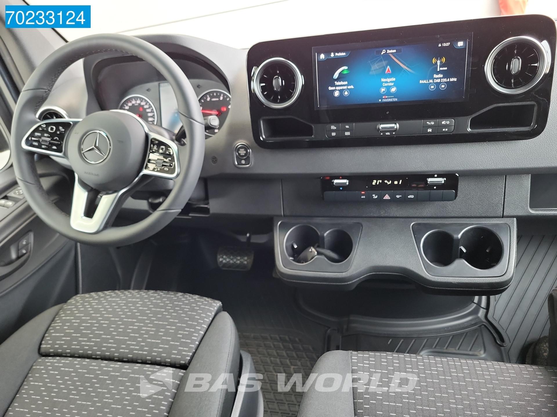Foto 8 van Mercedes-Benz Sprinter 519 CDI Automaat Dubbellucht L2H2 3.5t Trekhaak 360camera ACC Airco Trekhaak