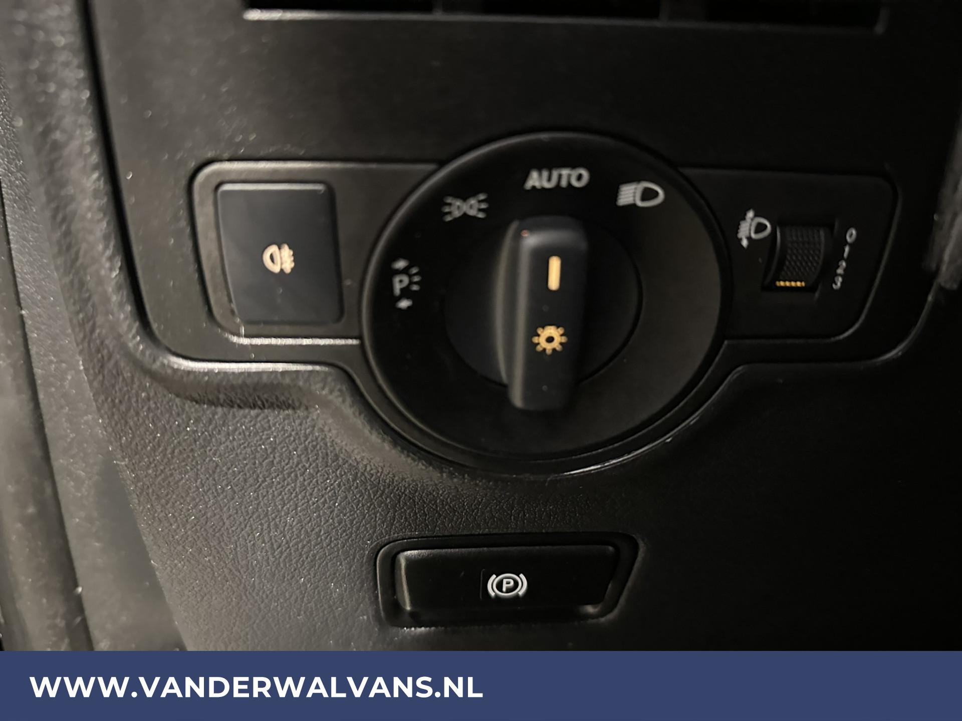 Foto 15 van Mercedes-Benz Vito 111 CDI L3H1 XL Euro6 Airco | Camera | Sidebars | Oprijplaat