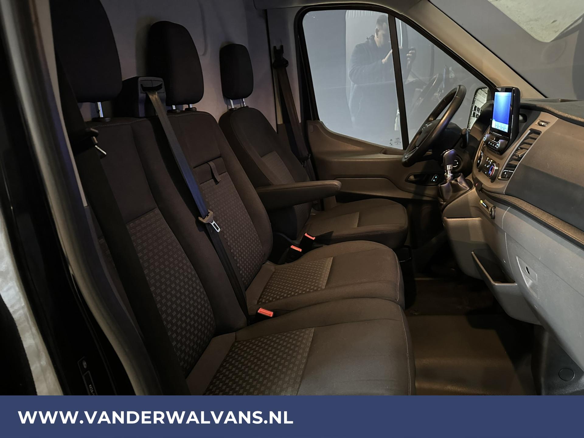 Foto 16 van Ford Transit 2.0 TDCI 170pk L3H2 Euro6 Airco | Cruisecontrol | Navigatie