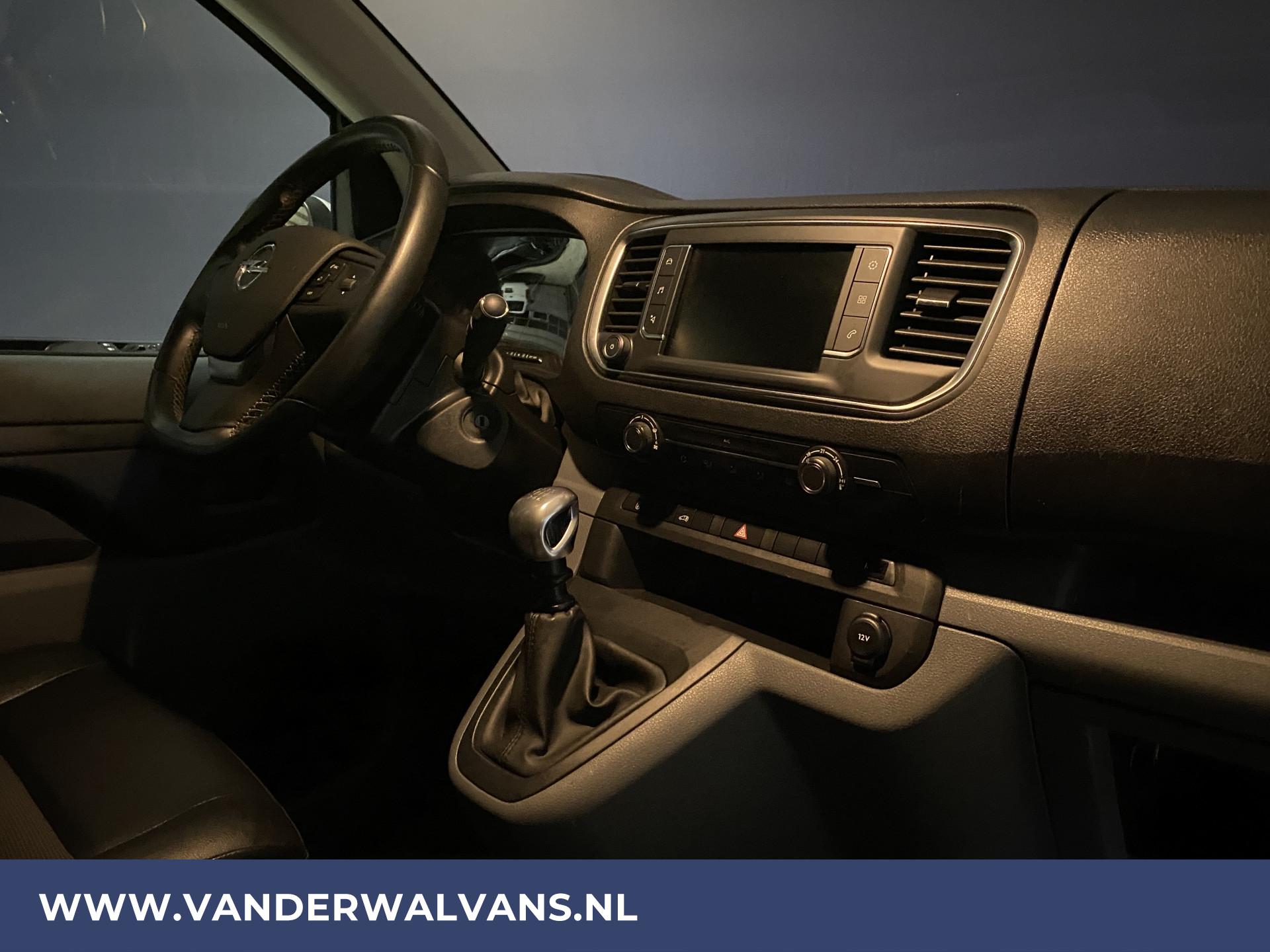 Foto 15 van Opel Vivaro 2.0 CDTI 120pk L2H1 Euro6 Airco | Bumpers in kleur | Navigatie | 2500kg trekhaak