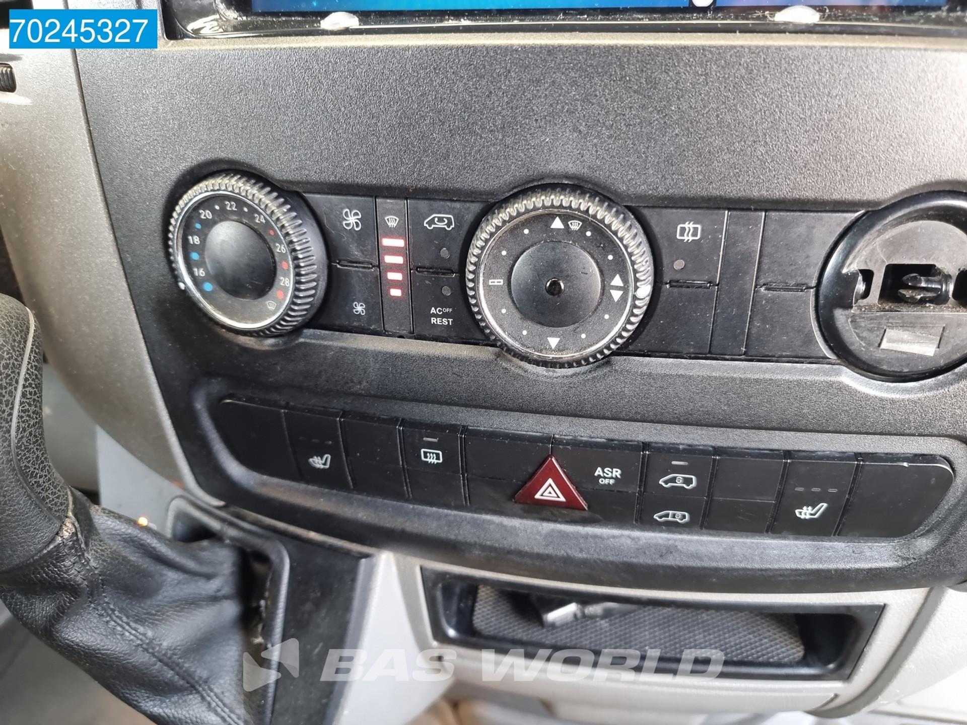 Foto 13 van Mercedes-Benz Sprinter 311 CDI Automaat Laadklep L2H2 Airco Cruise 10m3 Airco Cruise control