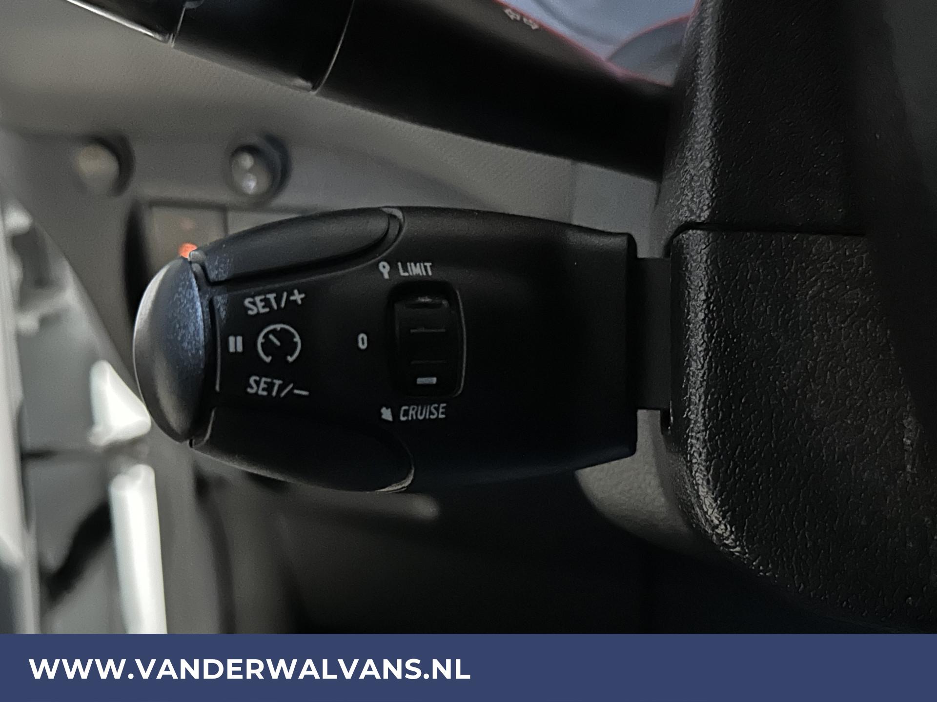 Foto 8 van Peugeot Partner 1.6 BlueHDi 100pk L2H1 Euro6 Airco | Camera | Navigatie | Trekhaak