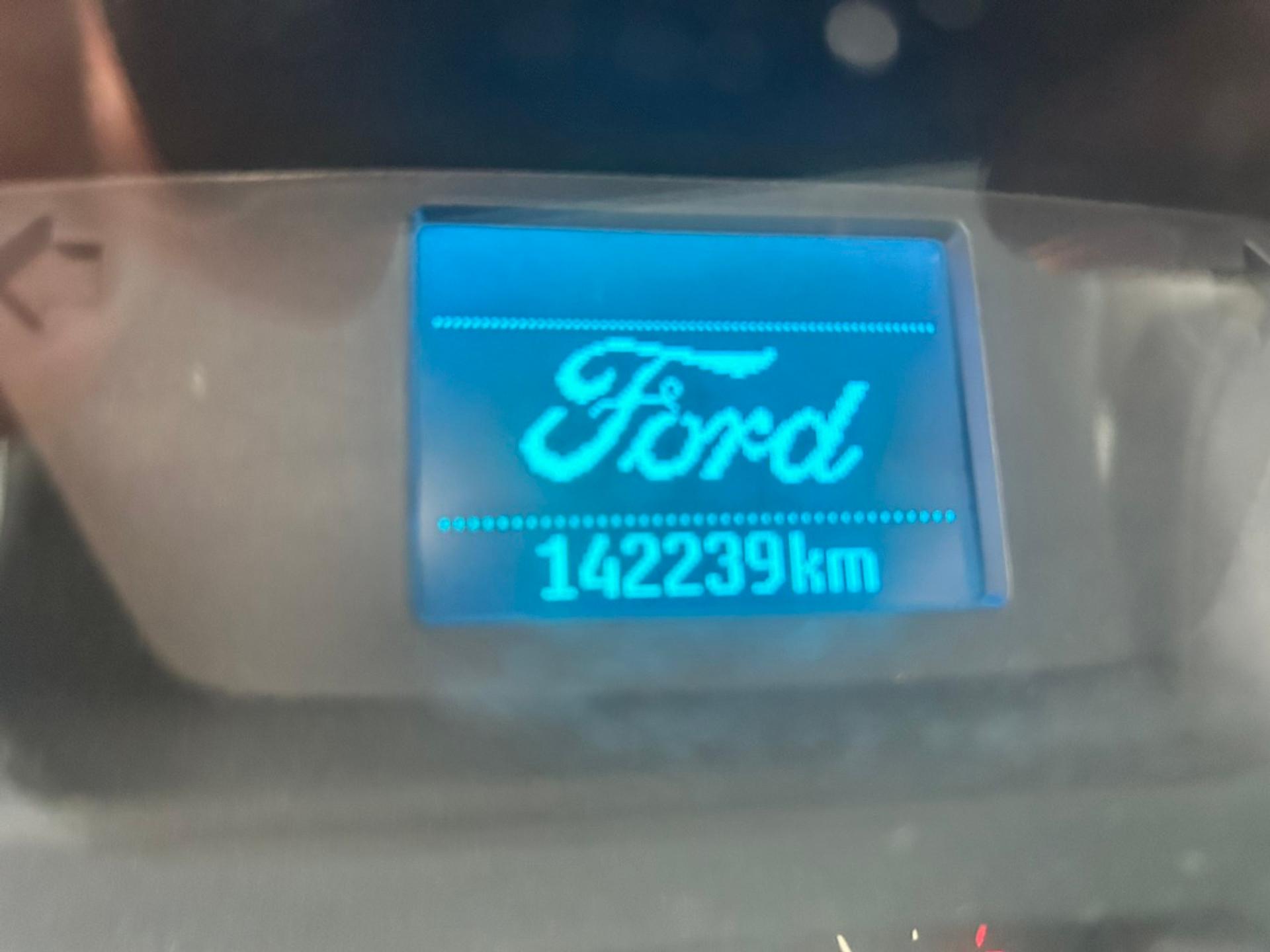 Foto 25 van Ford Transit 350 2.2 TDCI 126pk L3H2 Airco | 2800kg Trekhaak | Imperiaal | Trap