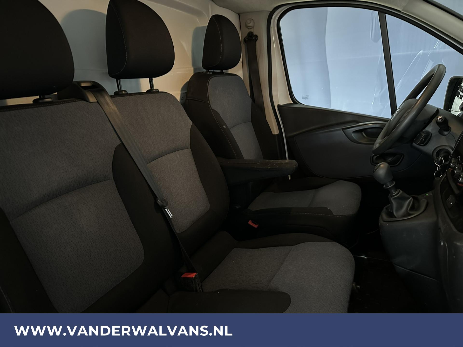 Foto 7 van Opel Vivaro 1.6 CDTI 122pk L2H1 Euro6 Airco | Navigatie | Trekhaak | Cruisecontrol