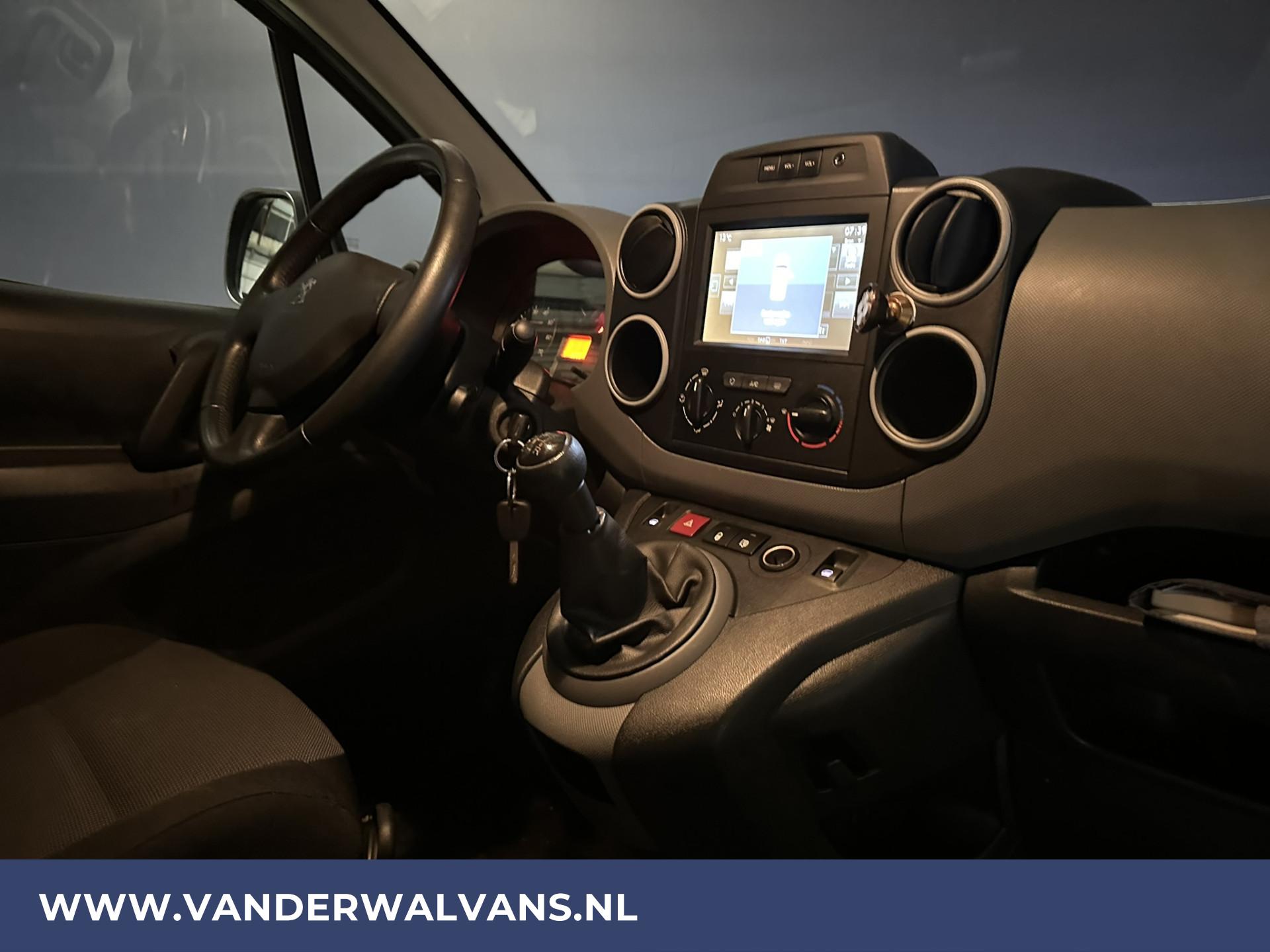Foto 12 van Peugeot Partner 1.6 BlueHDi Airco | Navigatie | Camera | Trekhaak | Cruisecontrol
