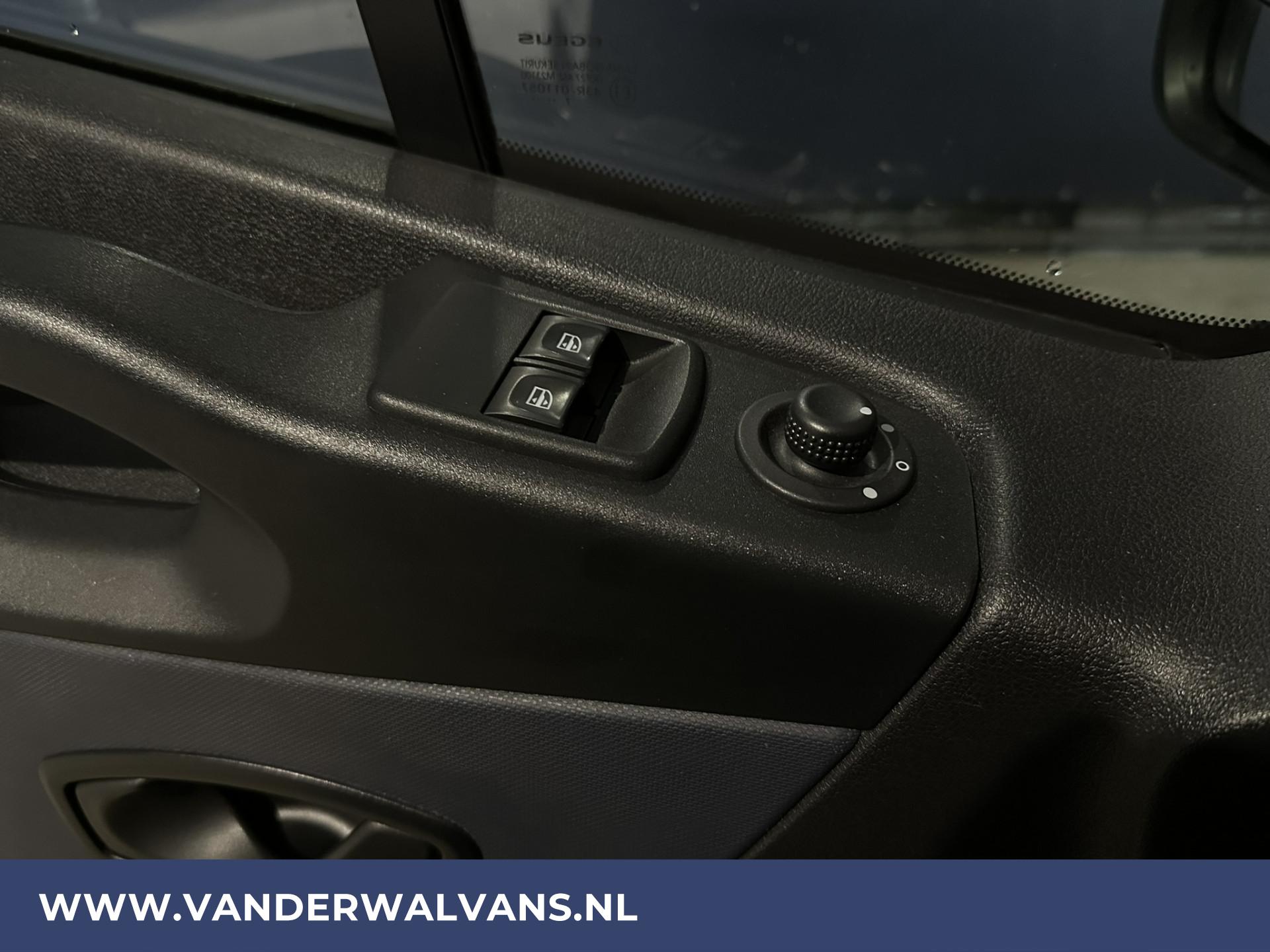 Foto 19 van Opel Vivaro 1.6 CDTI 146pk L2H1 Euro6 Airco | Camera | Navigatie | Trekhaak