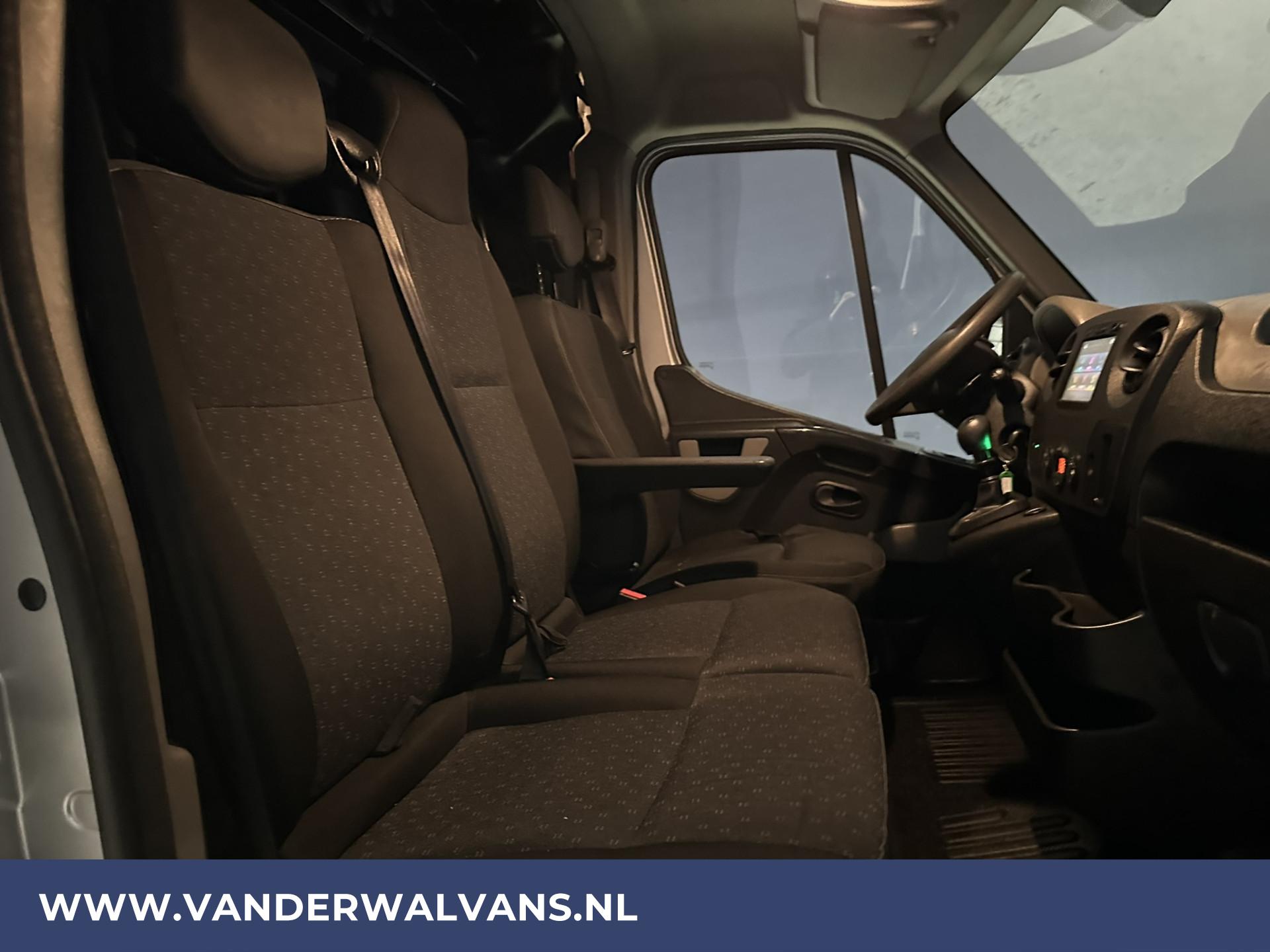 Foto 15 van Opel Movano 2.3 CDTI 131pk L2H2 Euro6 Airco | Imperiaal | Navigatie | 2500kg Trekhaak |