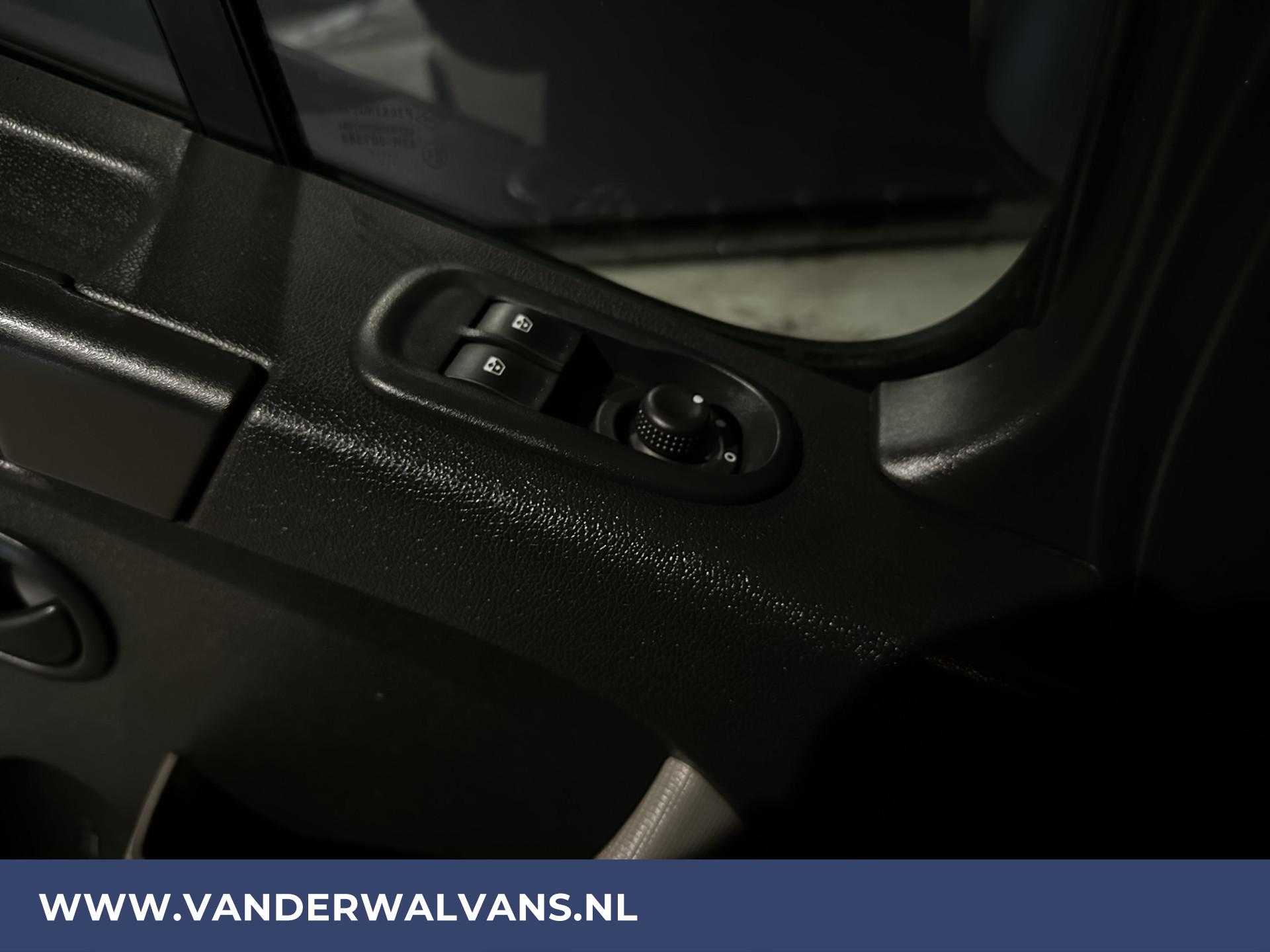 Foto 17 van Opel Movano 2.3 CDTI 131pk L2H2 Euro6 Airco | Imperiaal | Navigatie | 2500kg Trekhaak |