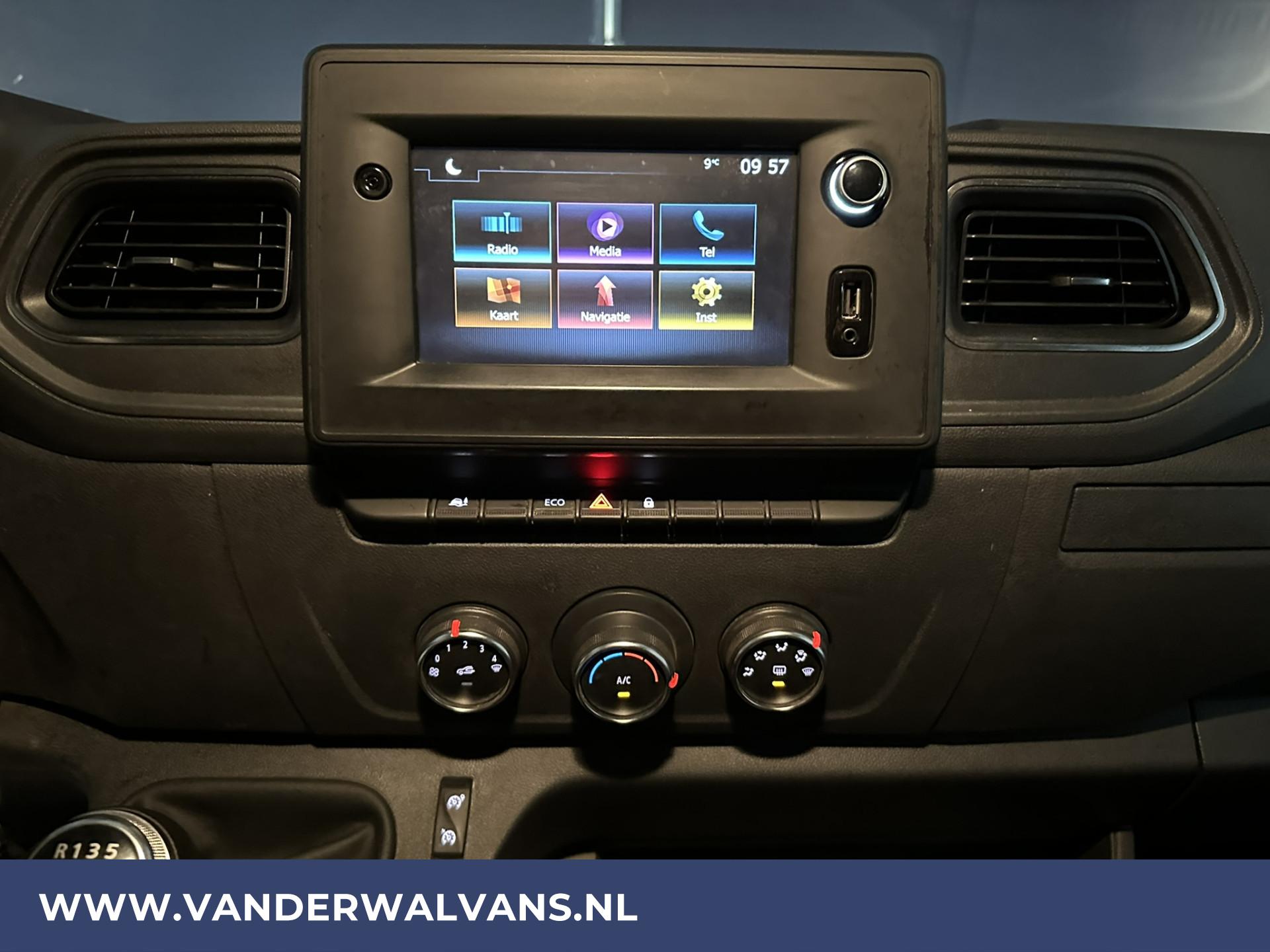 Foto 10 van Renault Master 2.3 dCi 136pk L3H2 Euro6 Airco | Navigatie | Camera | Sidebars | Cruisecontrol