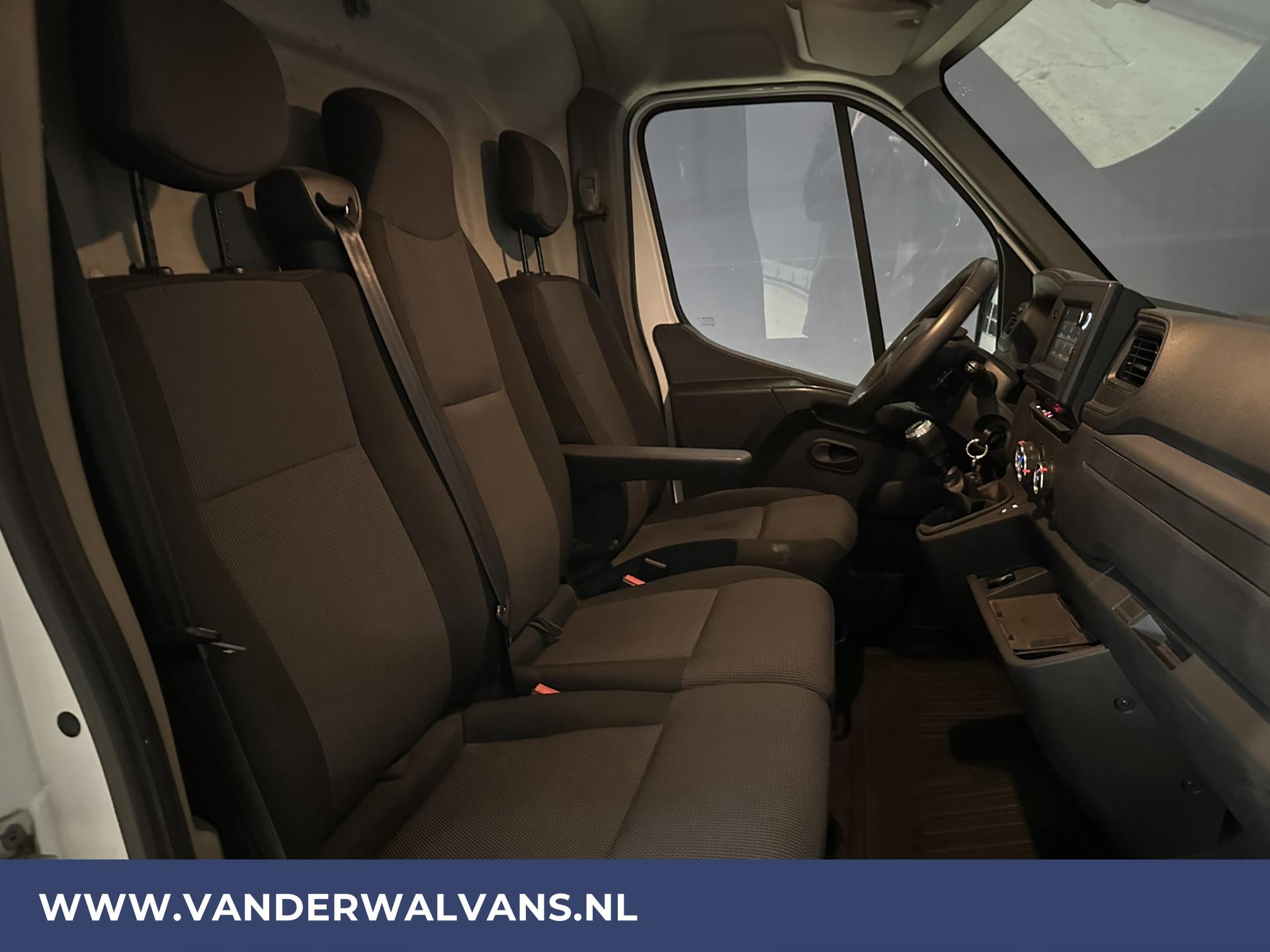 Foto 7 van Renault Master 2.3 dCi 136pk L3H2 Euro6 Airco | Navigatie | Camera | Sidebars | Cruisecontrol