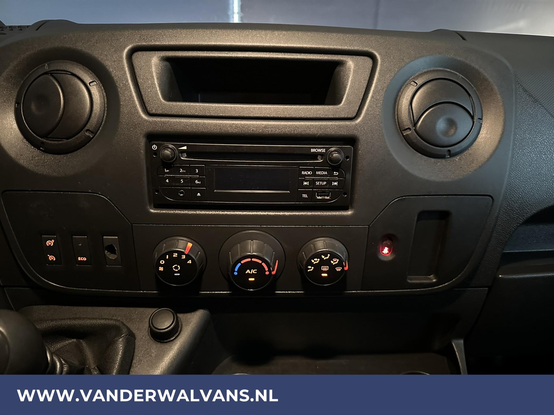 Foto 4 van Renault Master 2.3 dCi 131pk L3H2 Euro6 Airco | Cruisecontrol | Trekhaak 2500KG | Parkeersensoren